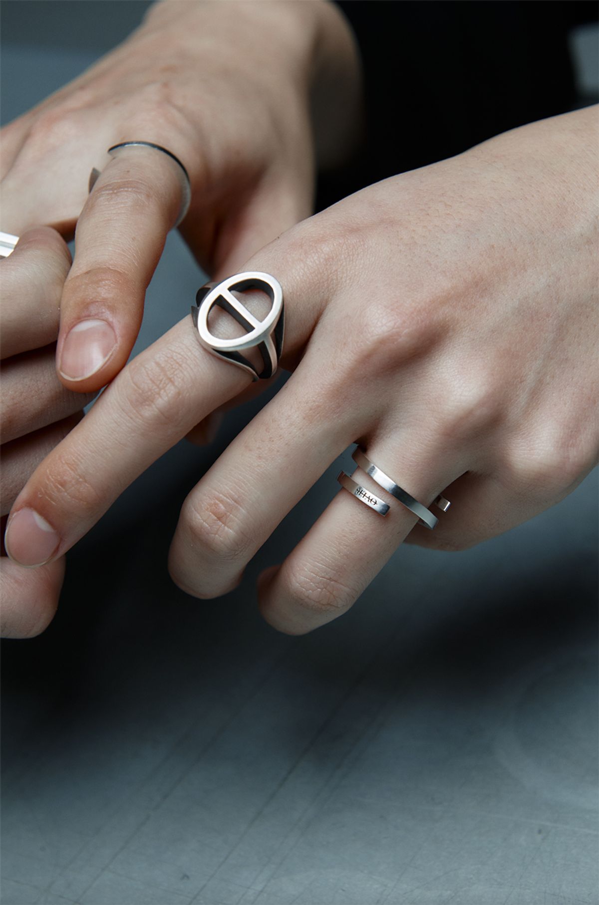 오버더라인(OVER THE LINE) Bold line Roll Ring
