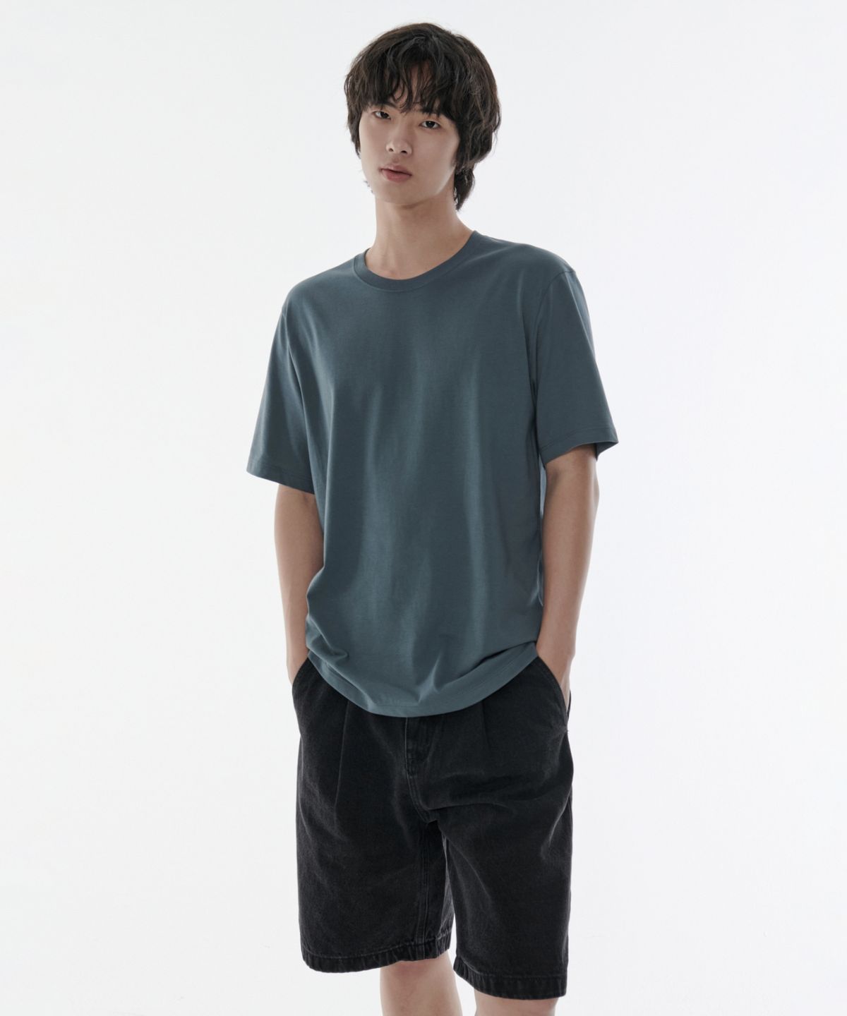 무신사 스탠다드(MUSINSA STANDARD) 원 턱 와이드 데님 쇼츠 [워시드 블랙]