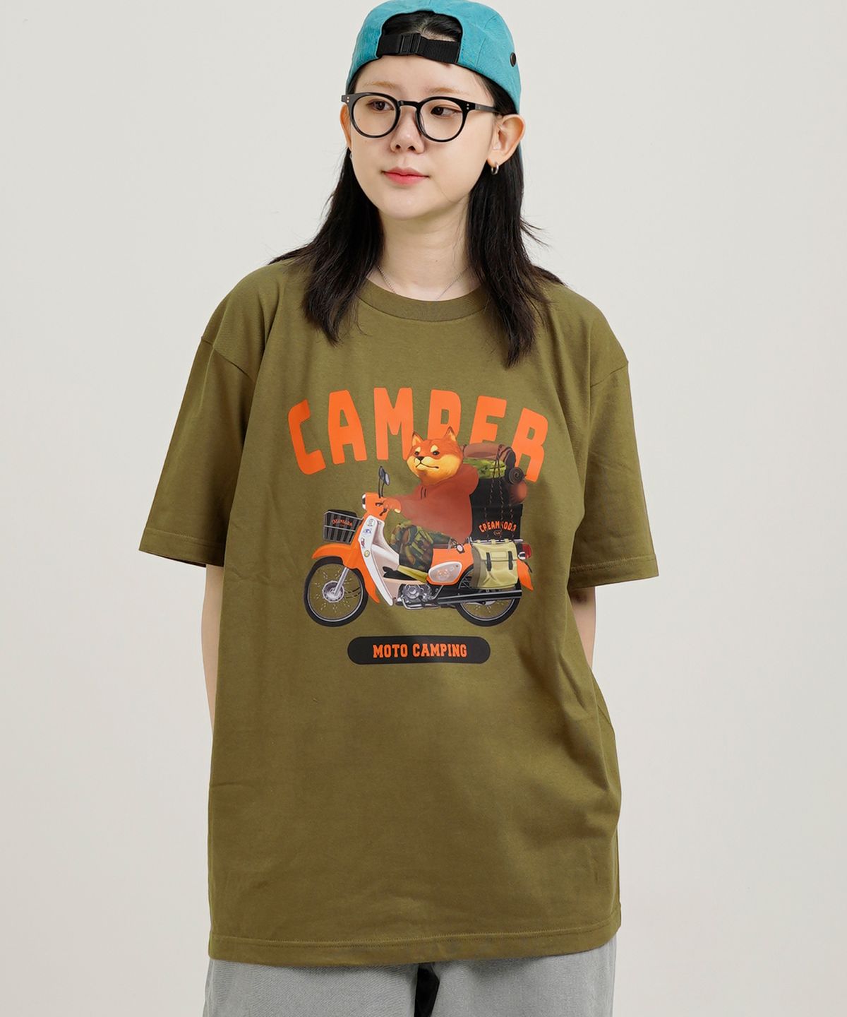 크림소다랩(CREAM SODA LAB) 모토 캠프 반팔티 올리브
