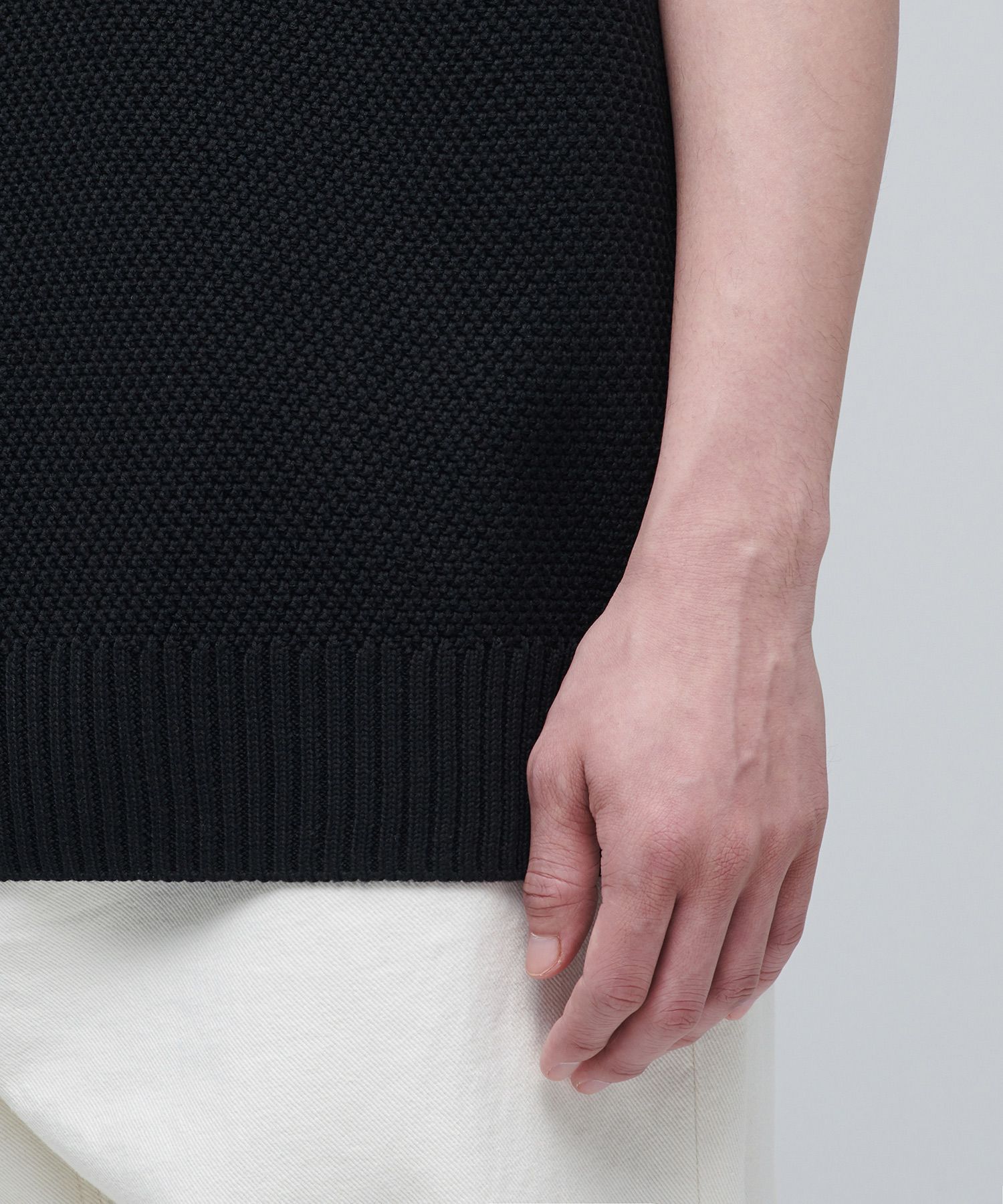 MUSINSA | MUSINSA STANDARD TEXTURED CREWNECK KNIT VEST [BLACK]