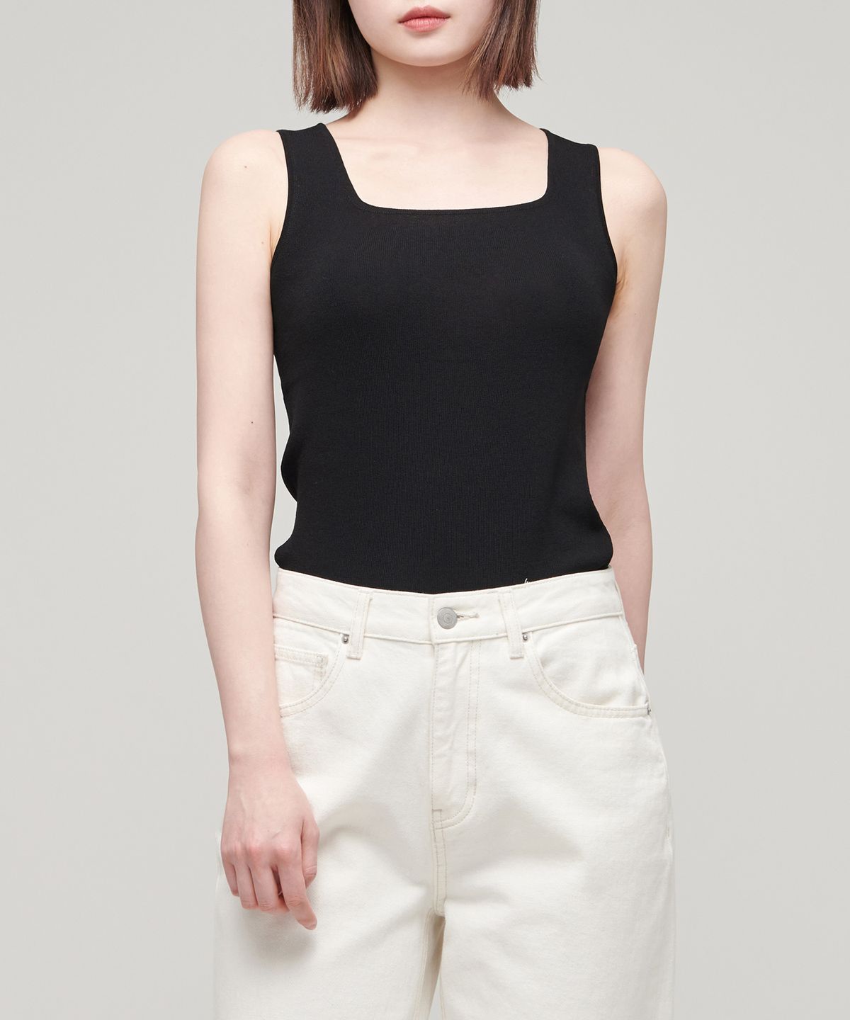 무신사 스탠다드 우먼(MUSINSA STANDARD WOMAN) 우먼즈 스퀘어 넥 니트 슬리브리스 탑 [블랙]