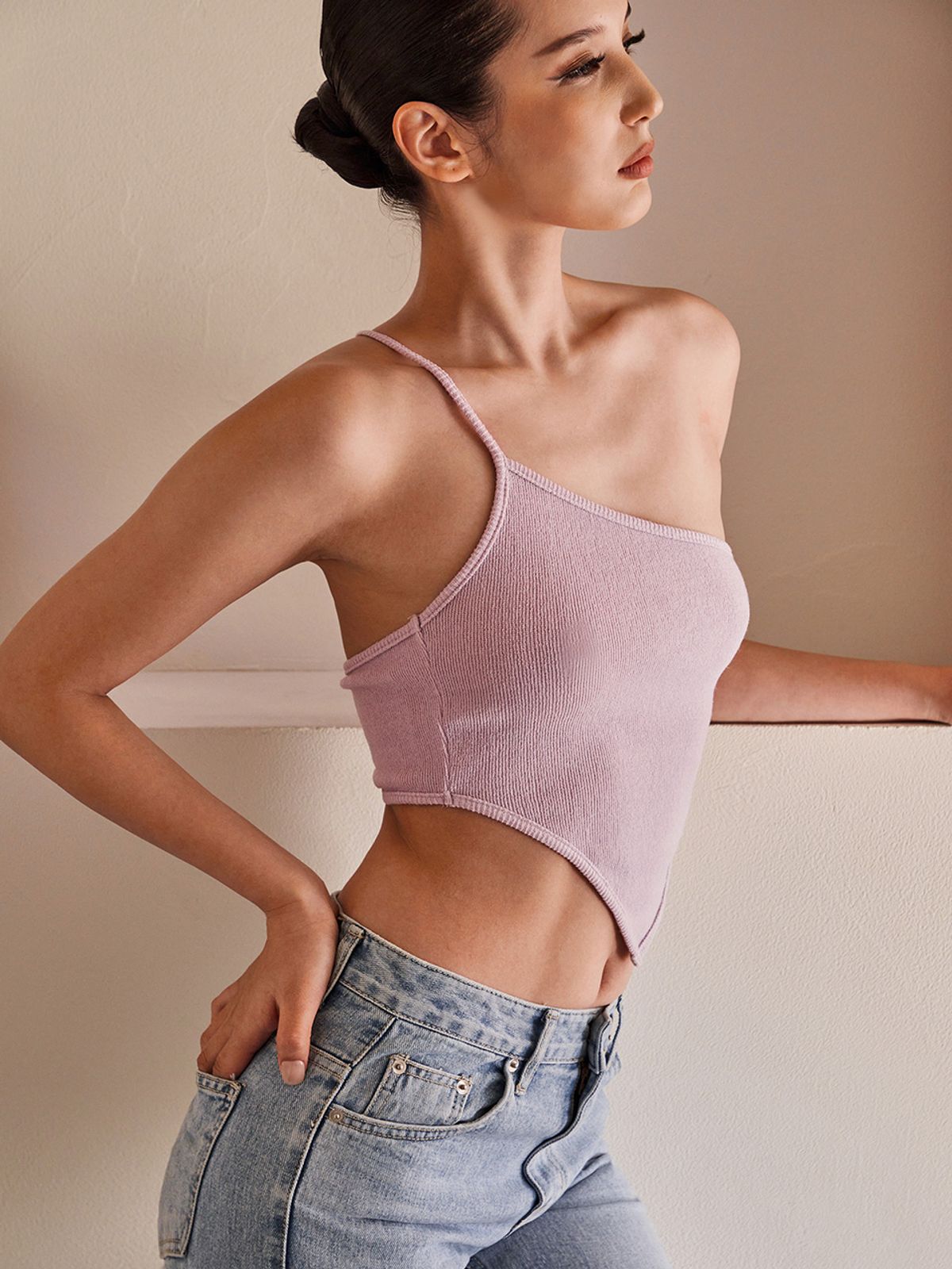 탑걸(TOPGIRL) SOFT KNIT POINTY HALTER TOP_T216TP141
