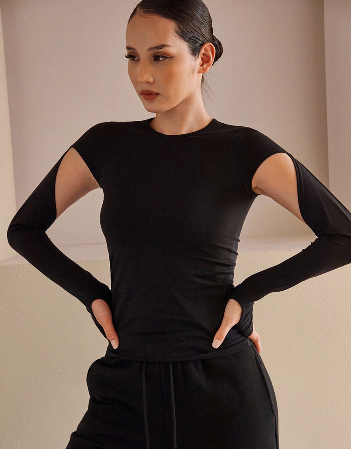 탑걸(TOPGIRL) HIGH TENSION OPEN SLEEVE TOP_T216TP121