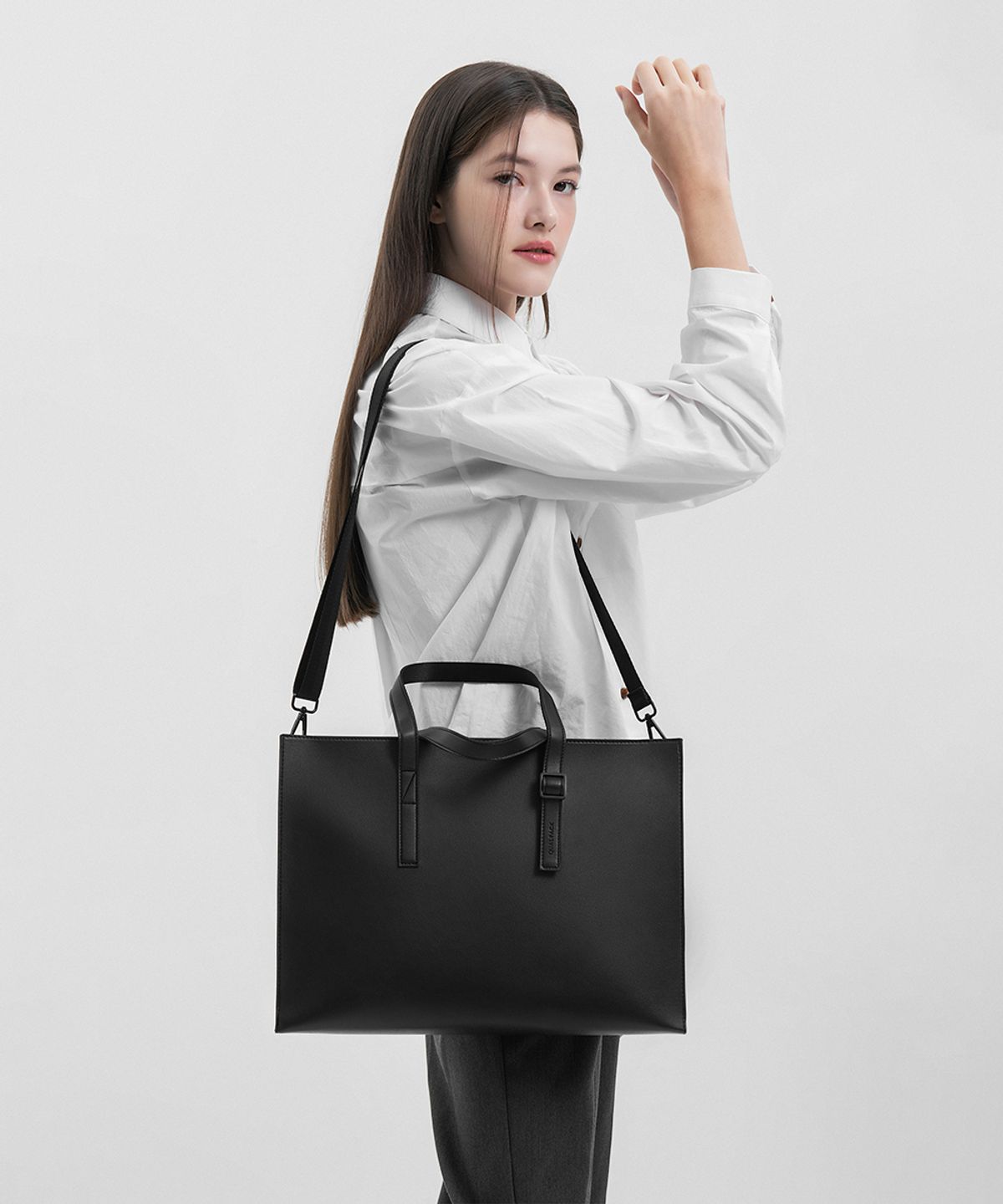퀄팩(QUALPACK) 에센셜 토트백 370