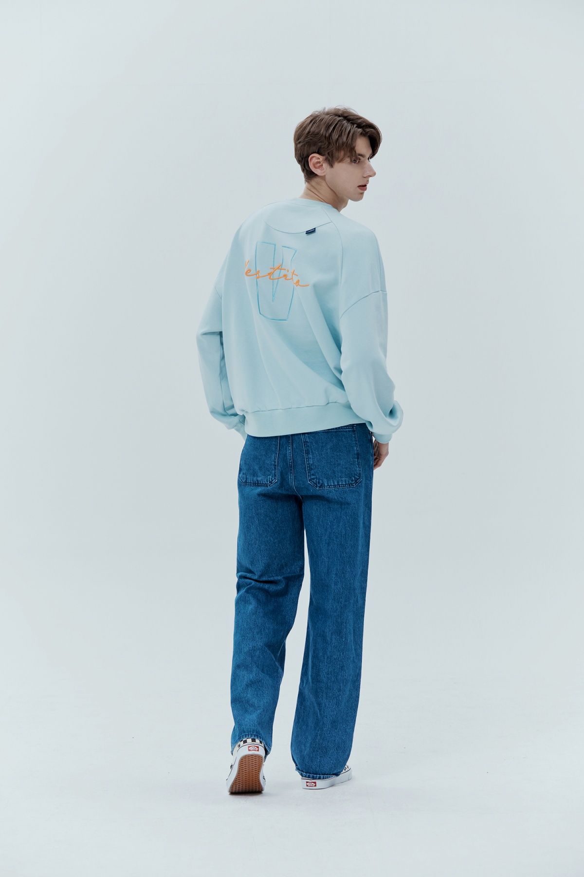 베스띠또(VESTITO) DIETRO LOGO GRANDE(뒷판 레이어 빅 로고 맨투맨)