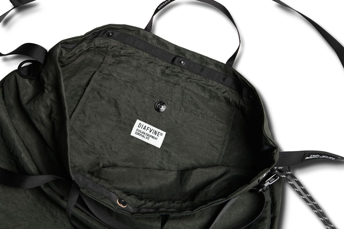 디아프바인(DIAFVINE) DV22STP.668 SLING BAG HEAVY NYLON -Deep Khaki-