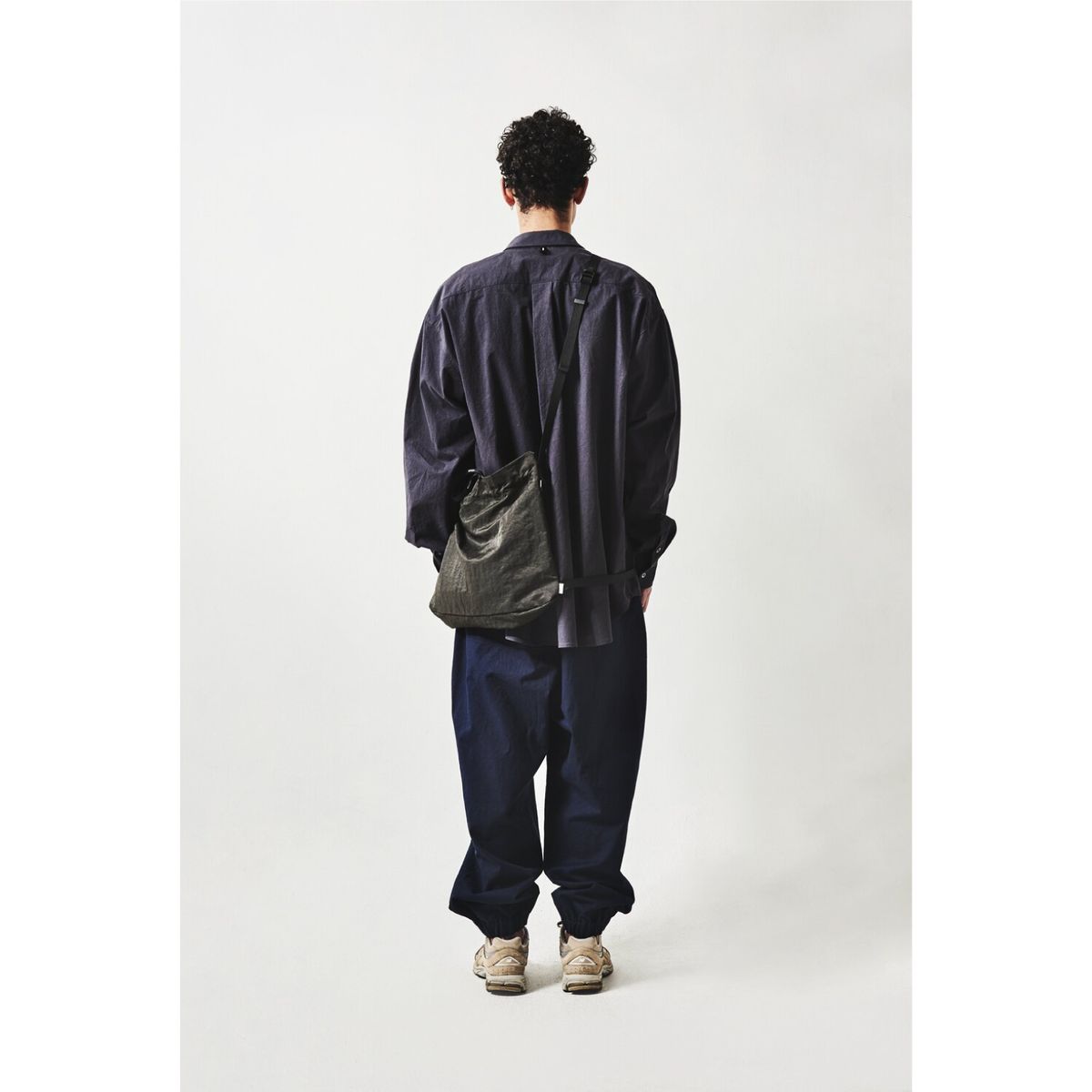 디아프바인(DIAFVINE) DV22STP.668 SLING BAG HEAVY NYLON -Deep Khaki-
