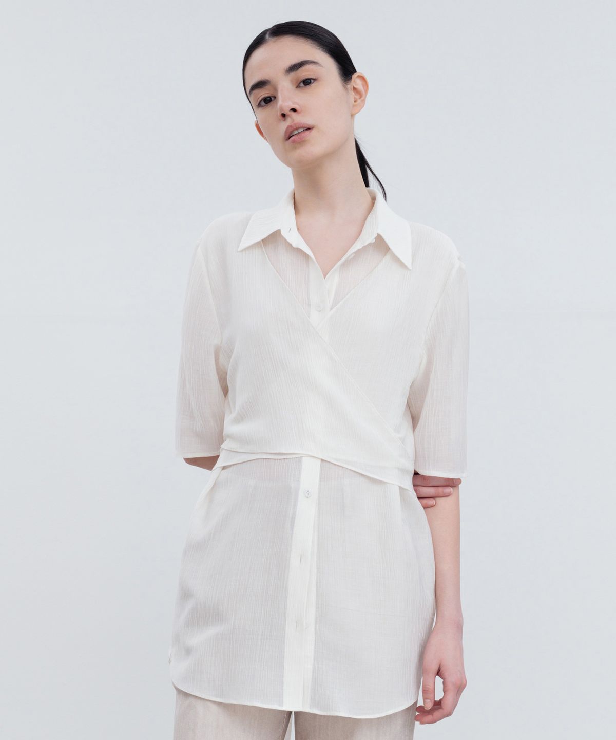 리이(RE RHEE) WRAP WAIST SHIRRED BLOUSE WH