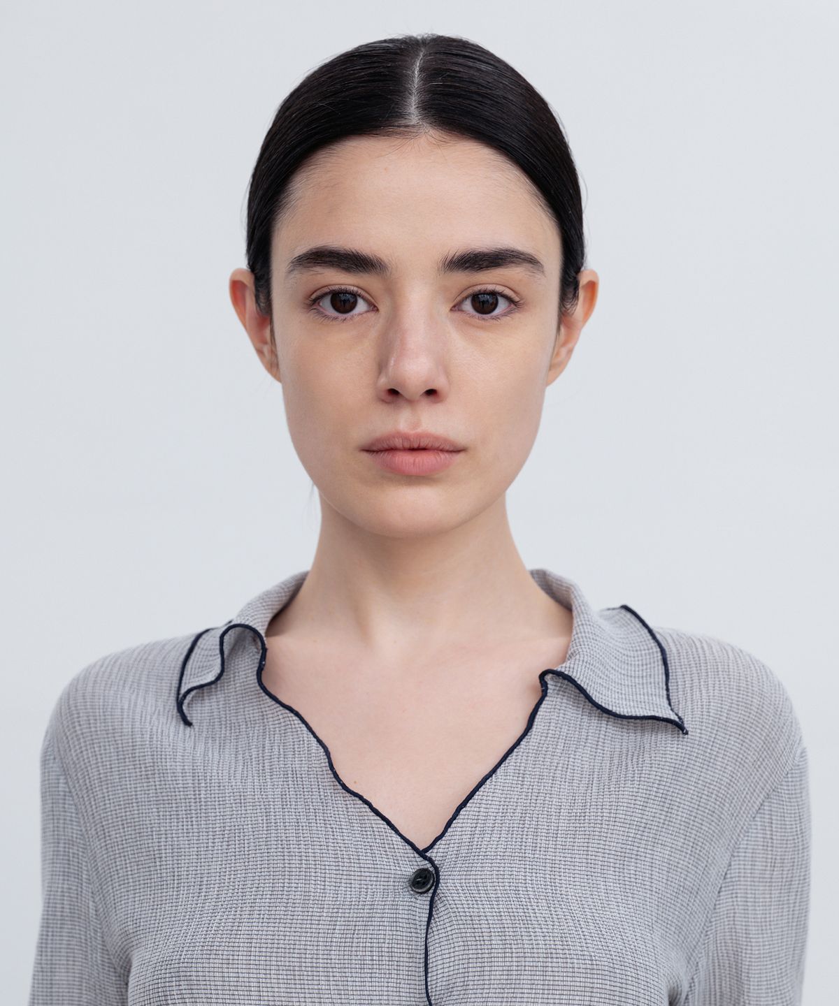 리이(RE RHEE) LETTUCE HEM BLOUSE TOP