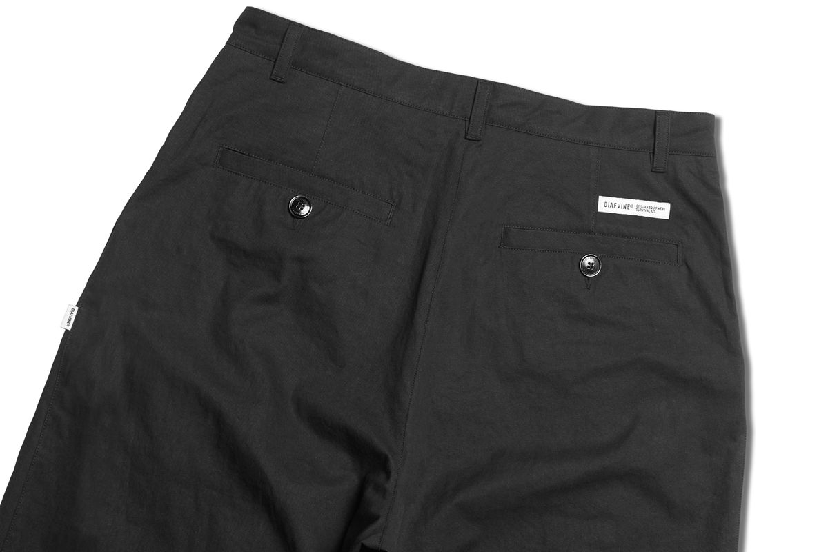 디아프바인(DIAFVINE) DV22SPT.662 ONE TUCK WIDE FIT TROUSERS -Black-
