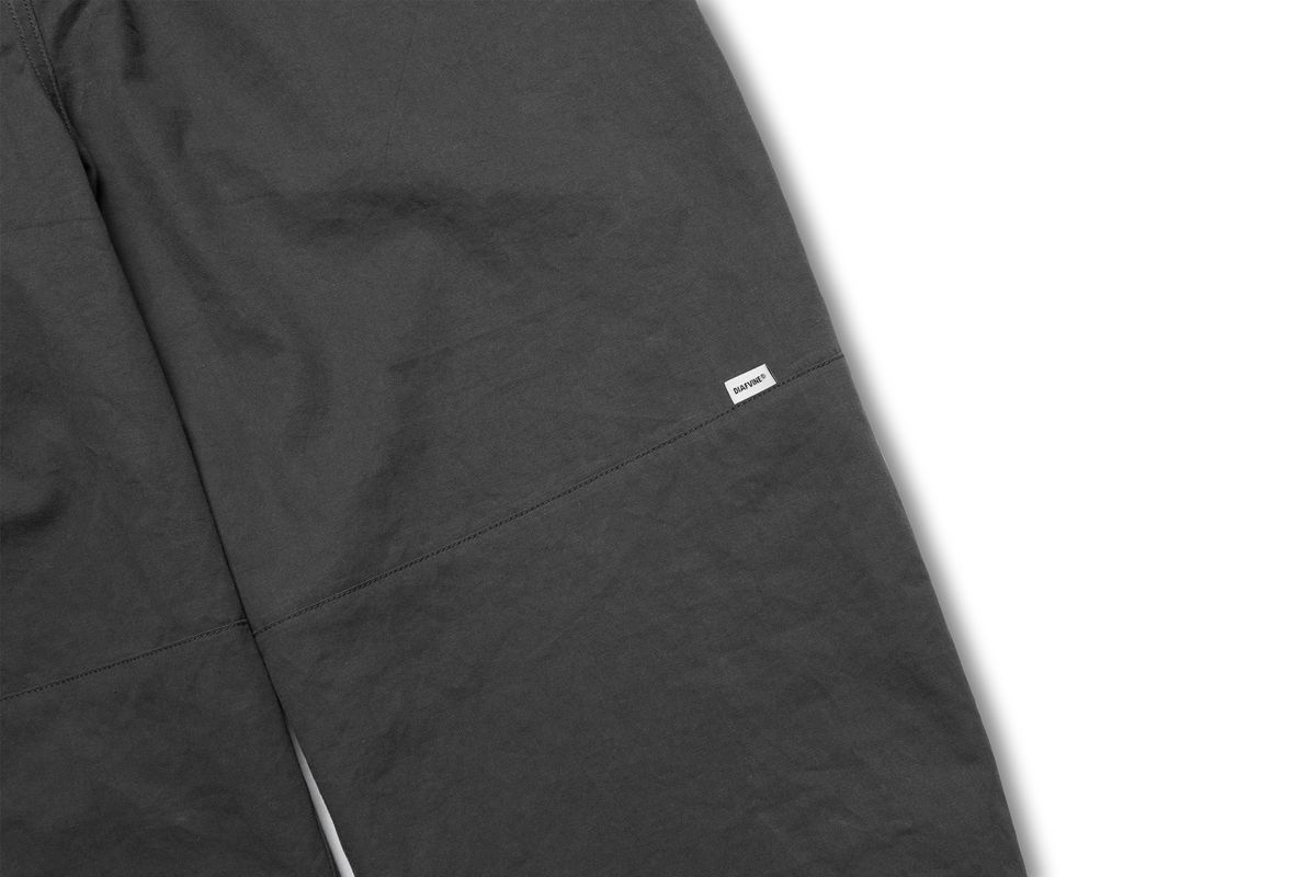 디아프바인(DIAFVINE) DV22SPT.661 WIDE FIT JOGGER -Charcoal gray-