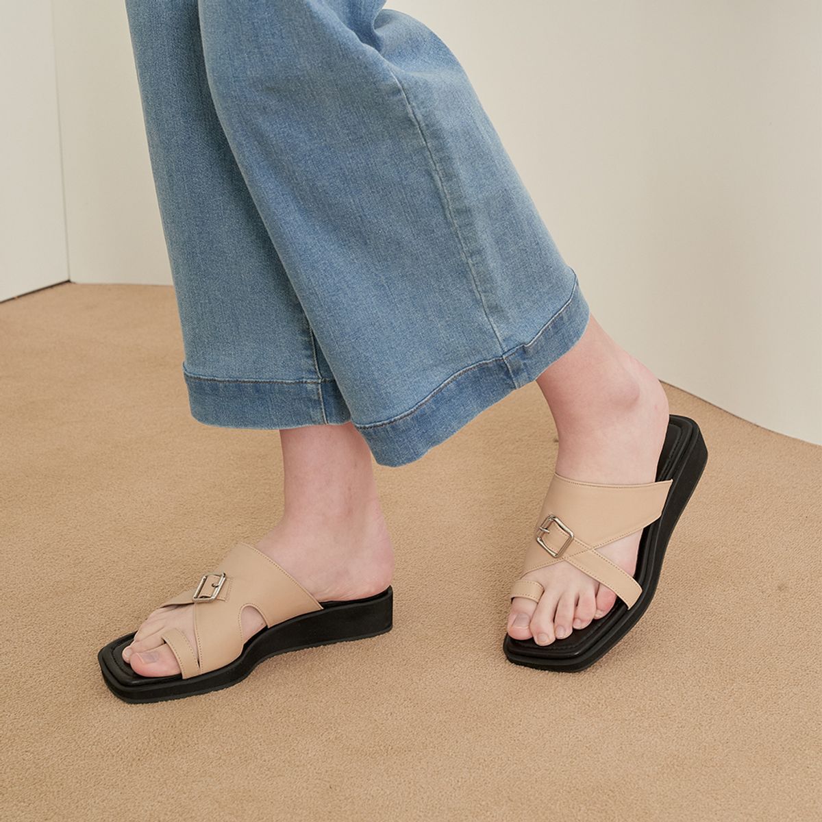 케리제이드(KERRIJADE) Buckle Slide_Beige