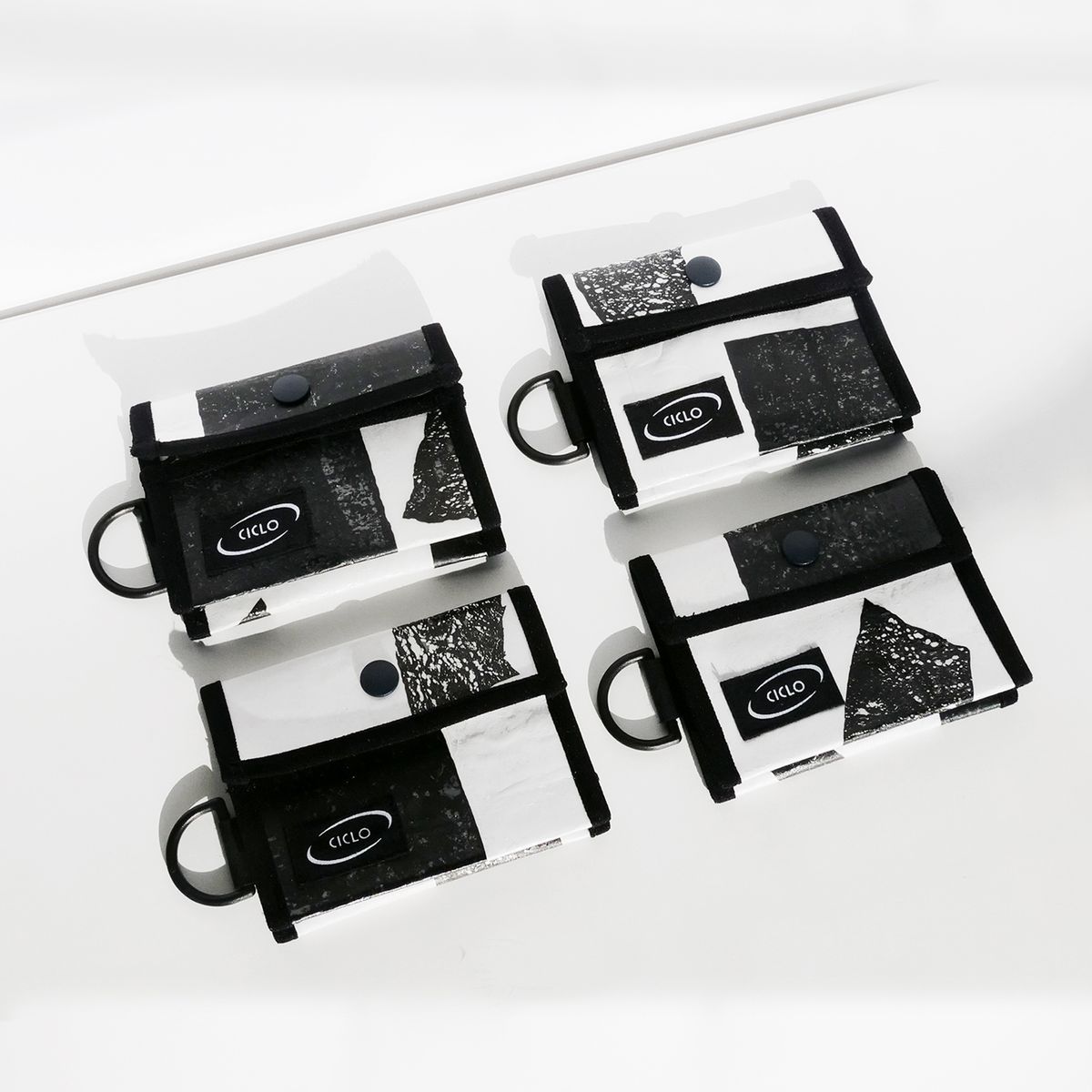 사공칠(407) UPCYCLING CARD WALLET - D