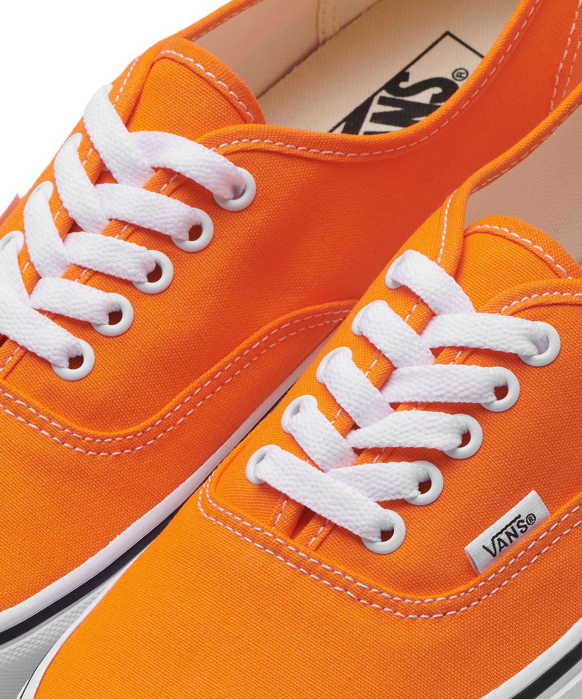 반스(VANS) 어센틱 - 오렌지 타이거:트루 화이트 / VN0A5KRDAVM1