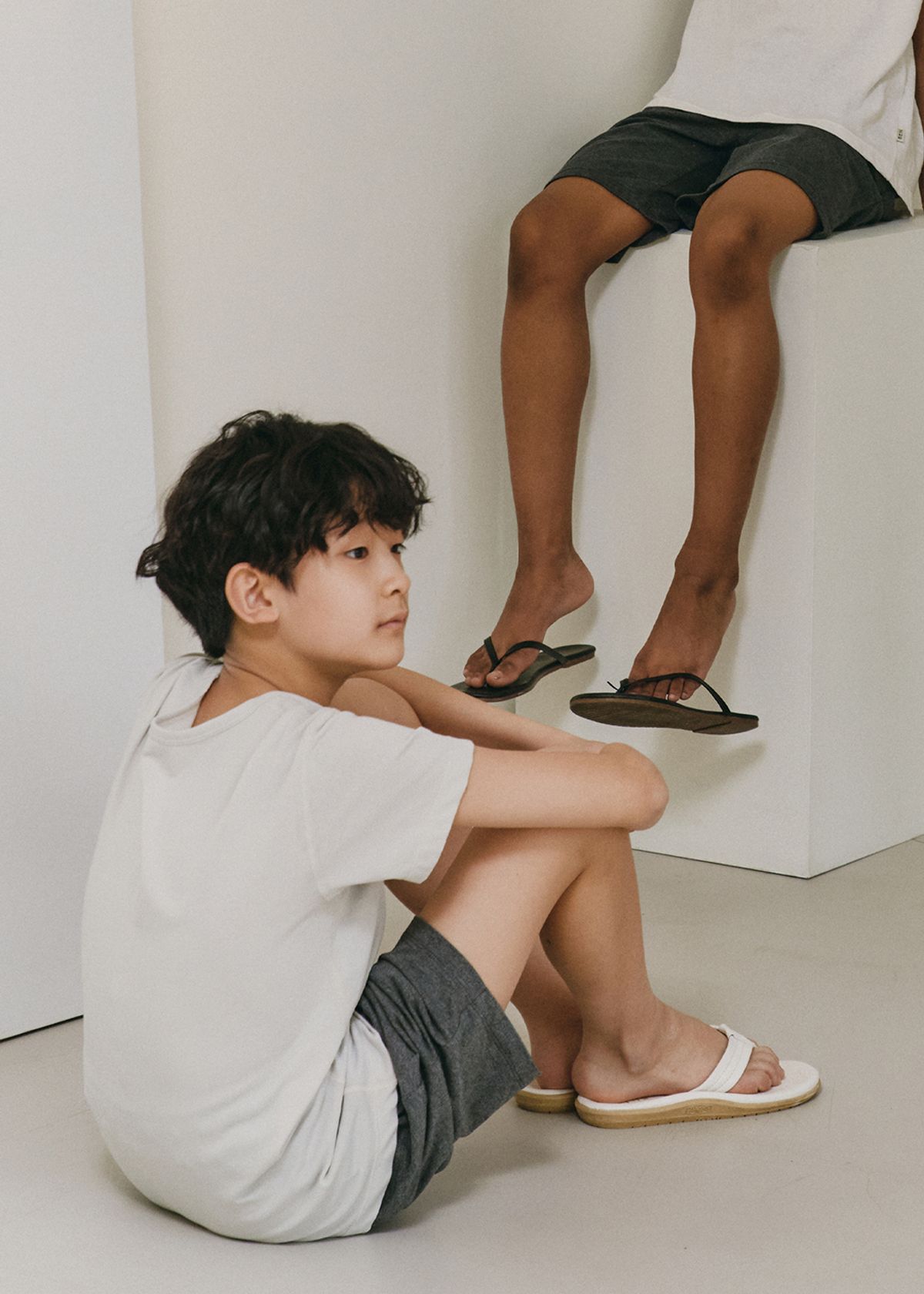 벤(BBEEEENN) 코지 스웻 팬츠_차콜