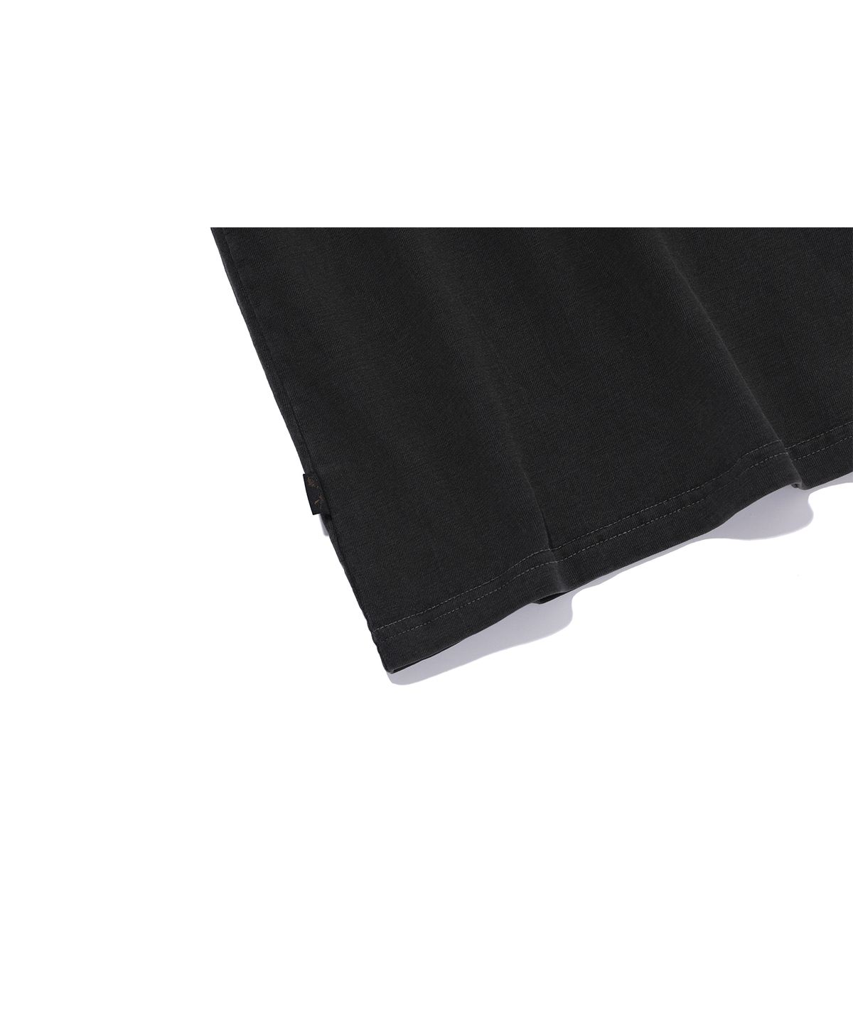 이퓨원트(IFYOUWANT) Distorted pigment TEE smoke black
