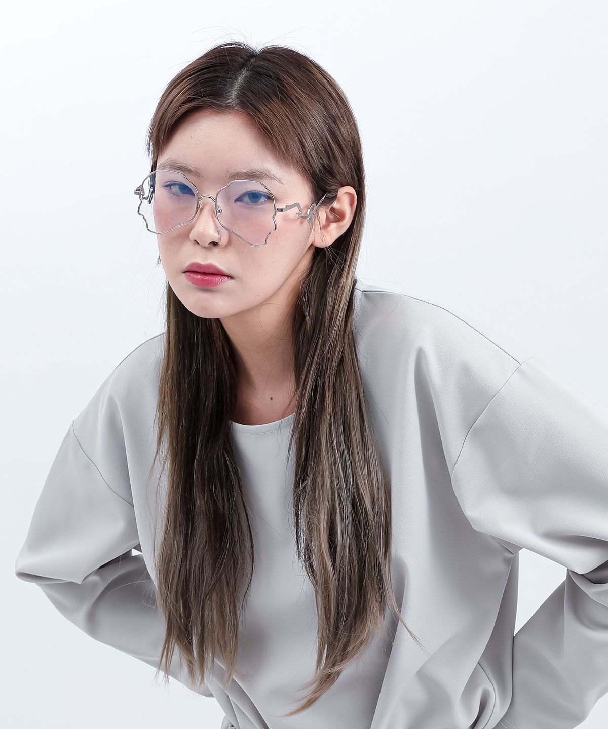 씨웨어 바이 더 지니어스(C WEAR BY THE GENIUS) 릴랙스드 핏 우븐 티셔츠 쿨 그레이