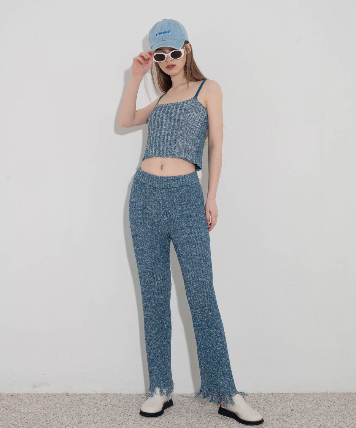 언유주얼 노말(UNUSUALNORMAL) DAMAGED KNIT PANTS_DENIM BLUE