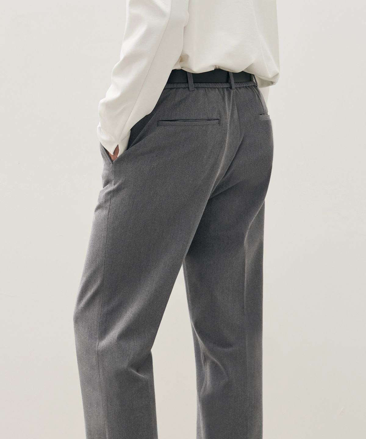 드로우핏(DRAW FIT) 밴딩 테이퍼드 슬랙스 [GREY]