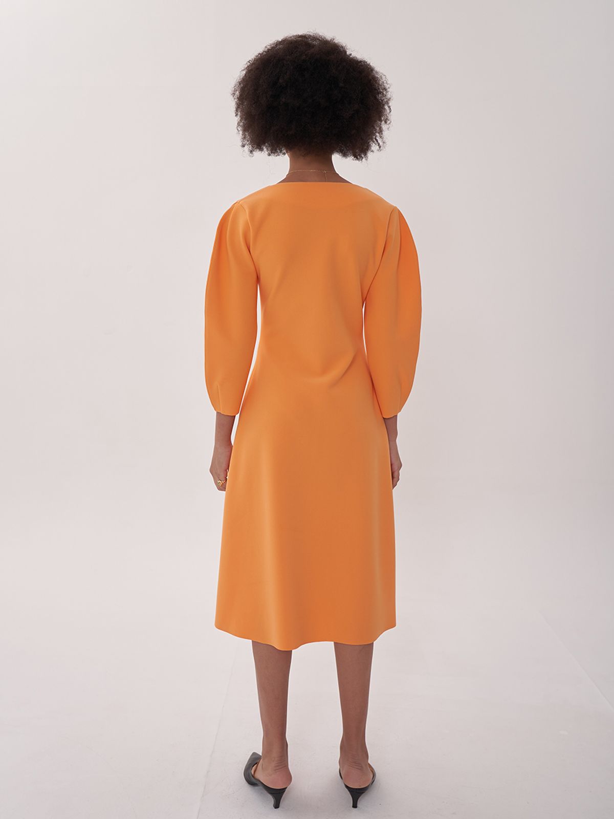 비먼(VIMUN) signature v-neck dress_orange