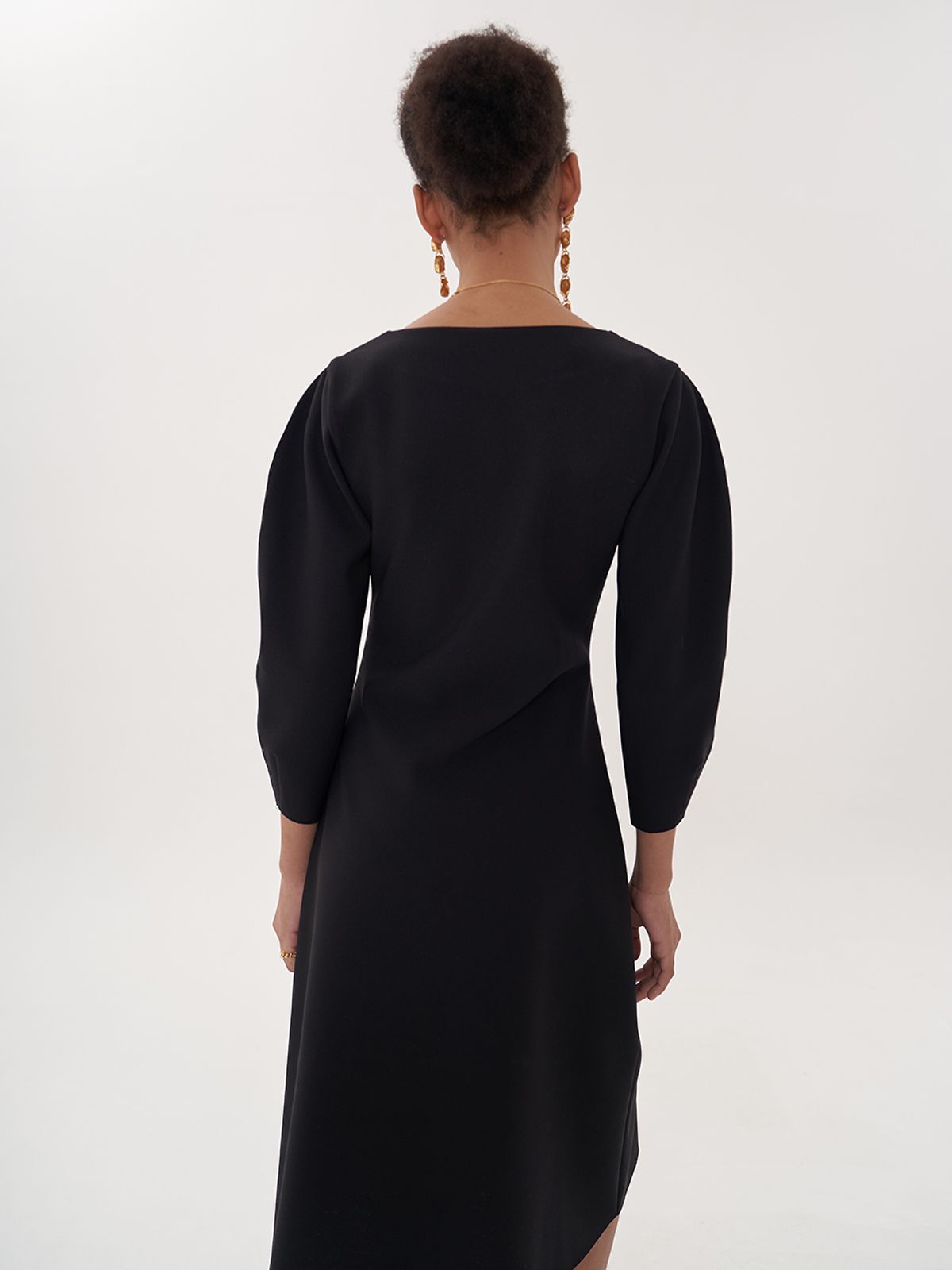 비먼(VIMUN) signature v-neck dress_black