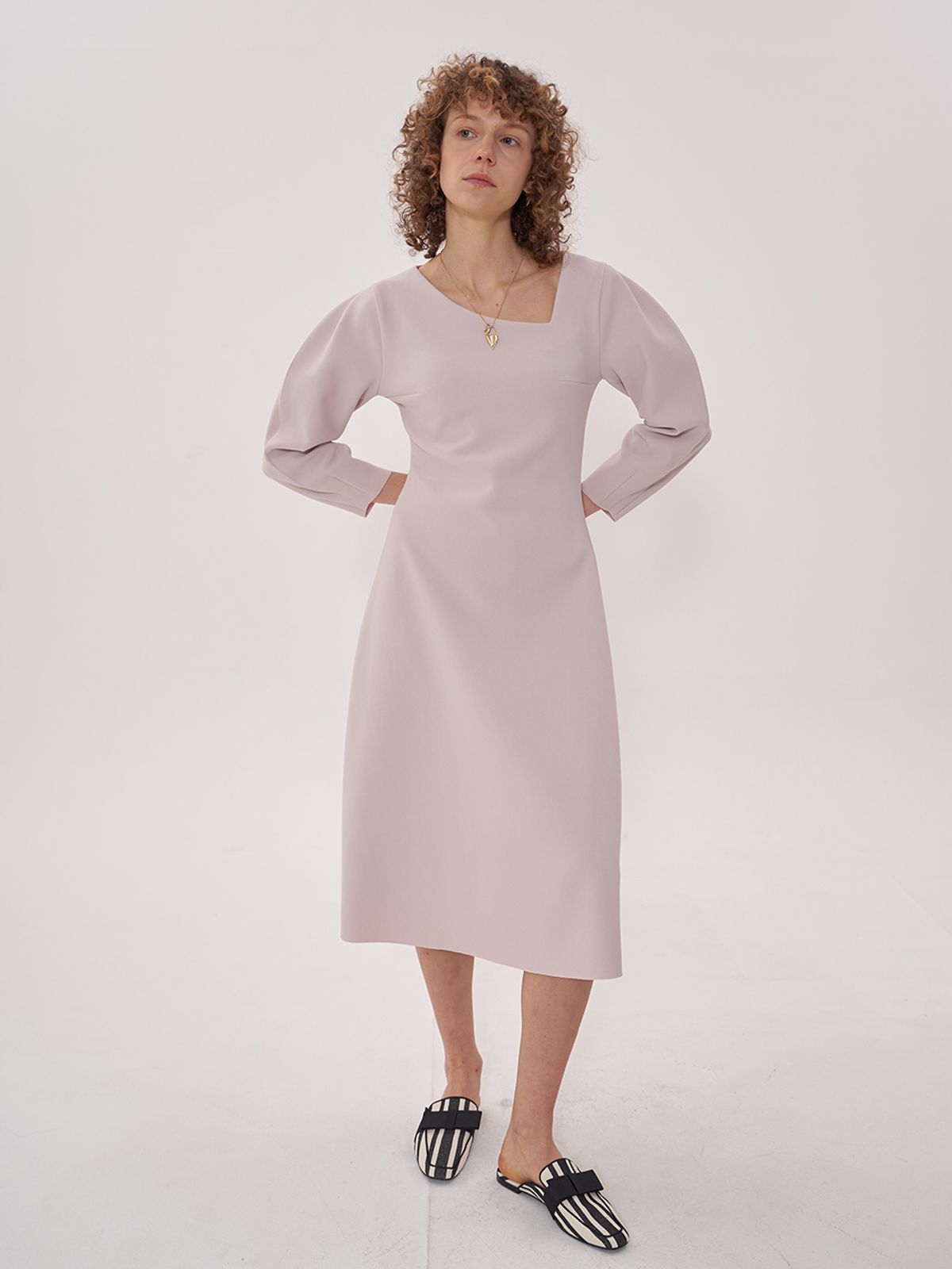 비먼(VIMUN) signature v-neck dress_ivory