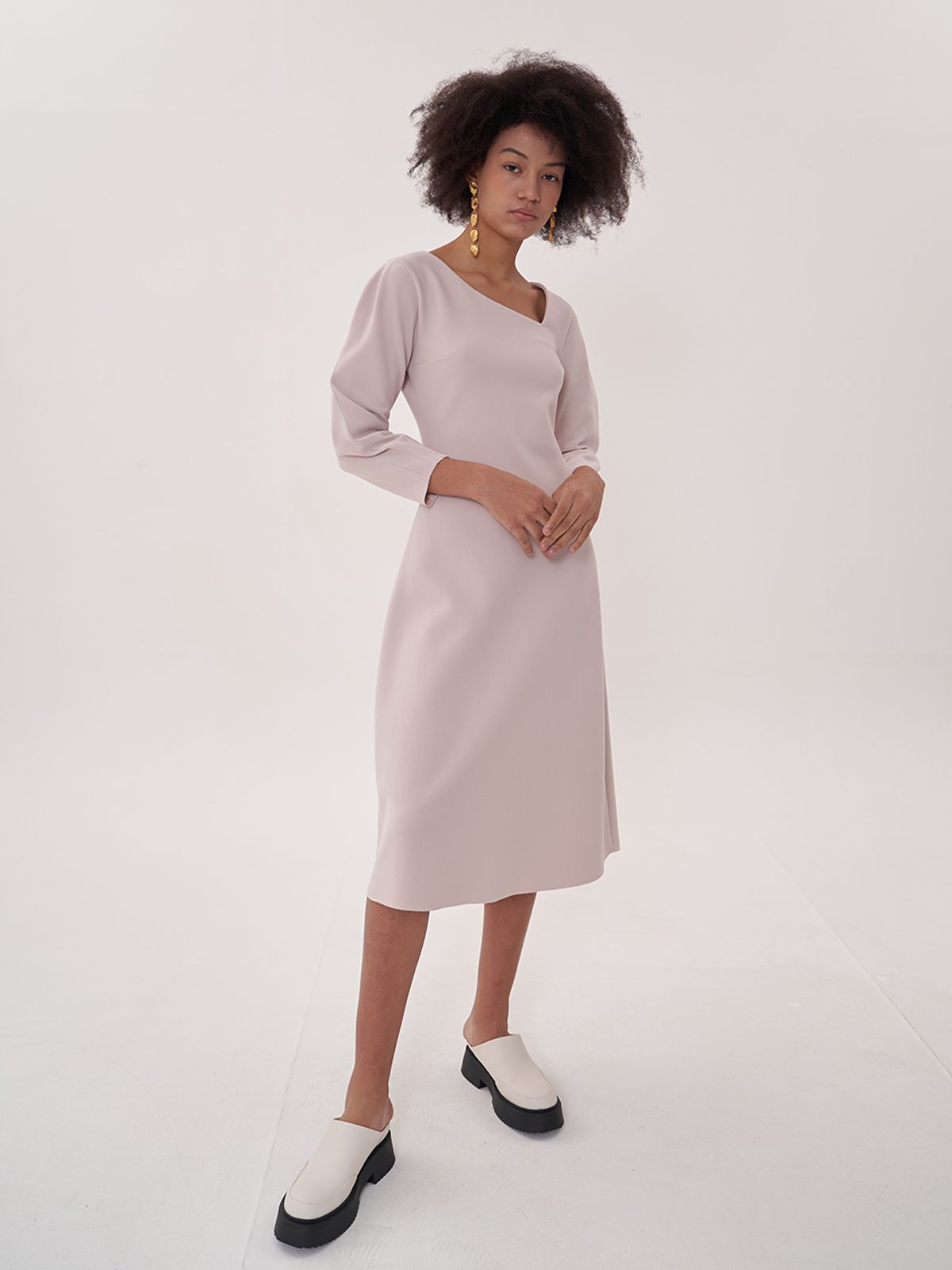 비먼(VIMUN) signature v-neck dress_ivory