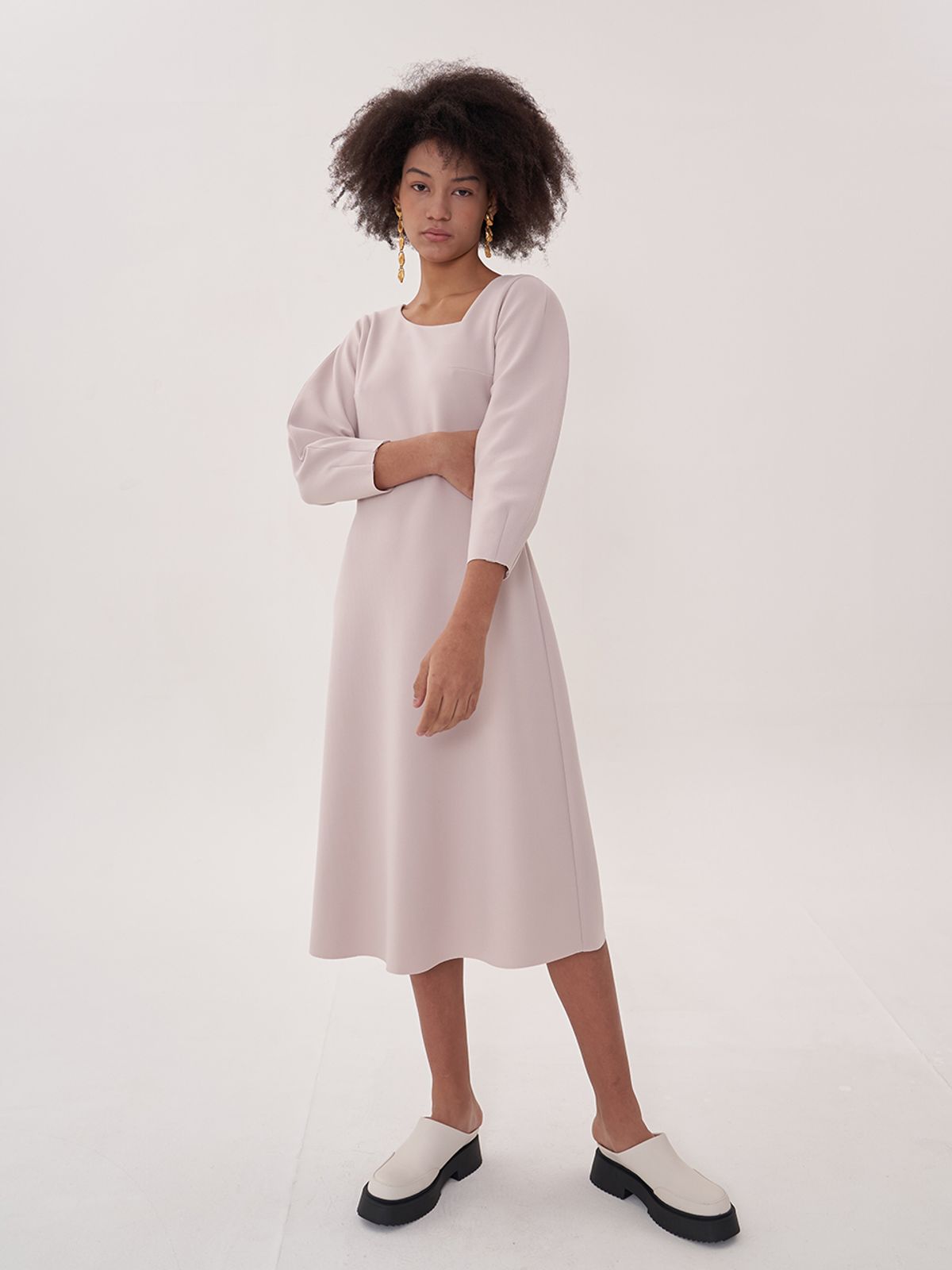 비먼(VIMUN) signature v-neck dress_ivory