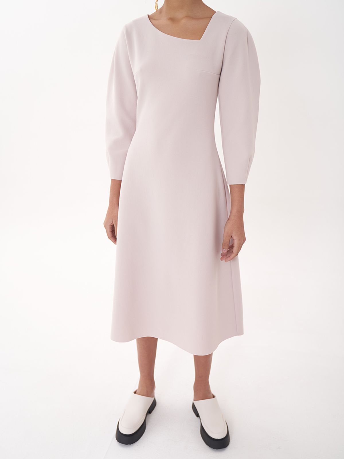 비먼(VIMUN) signature v-neck dress_ivory
