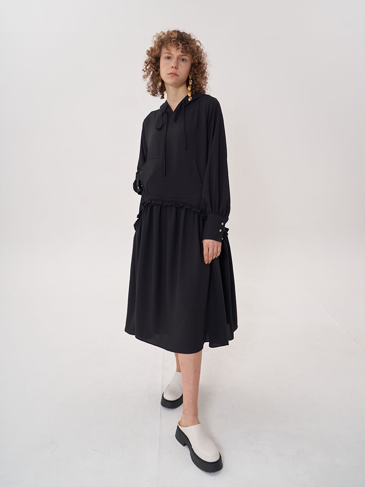 비먼(VIMUN) hooded maxi dress_black