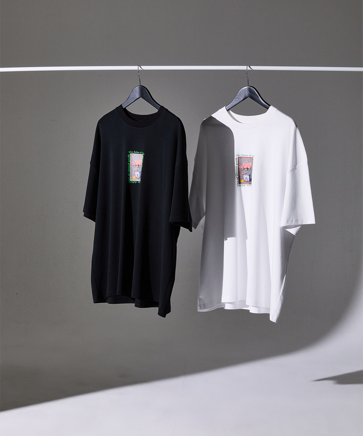 벌스원(VERSE ONE) PHOTO T-SHIRTS #1 WHITE