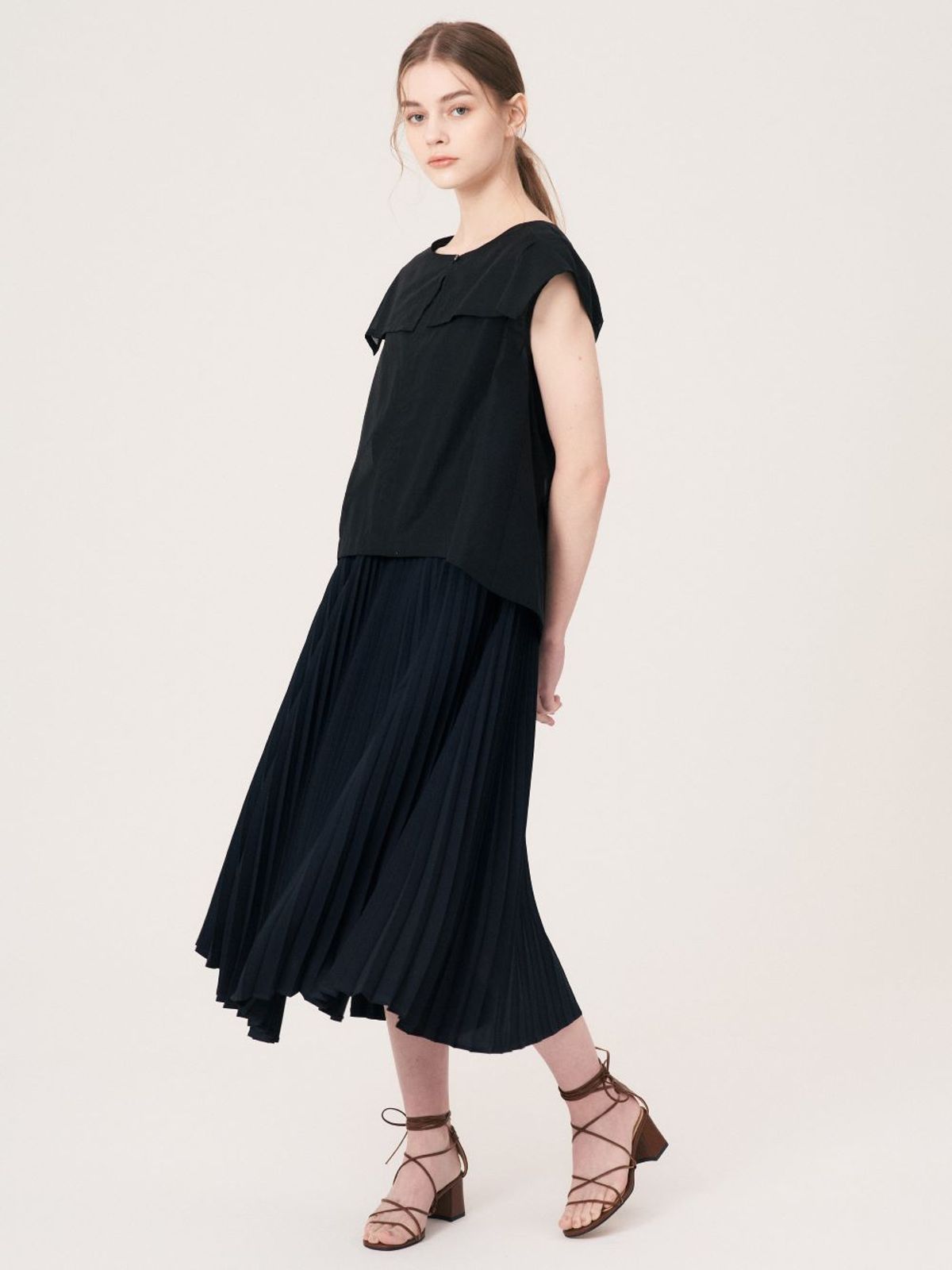 피노블랑코(PINO BLANCO) Navy Pleats One-piece