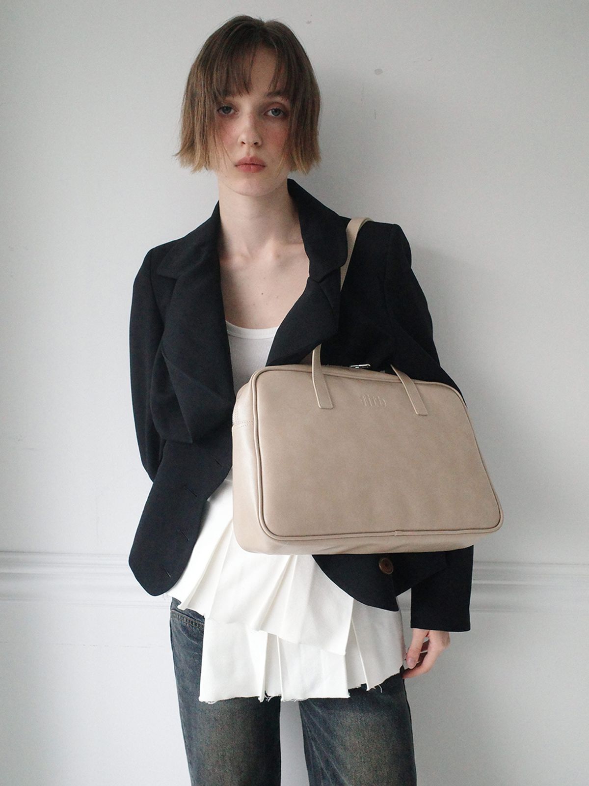 필인더블랭크(FILLINTHEBLANK) Trapezoid Shoulder Bag (oatmeal)