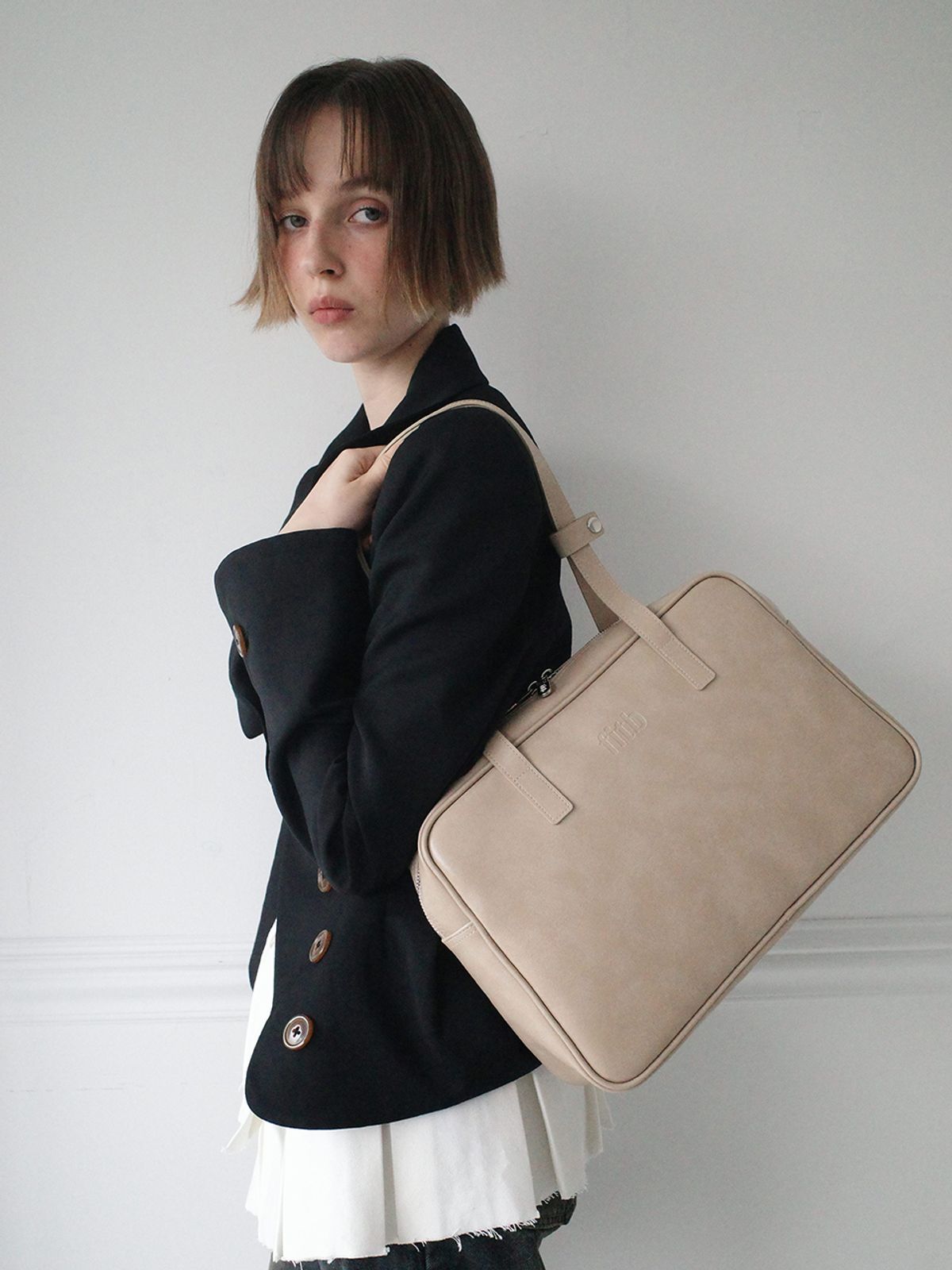 필인더블랭크(FILLINTHEBLANK) Trapezoid Shoulder Bag (oatmeal)