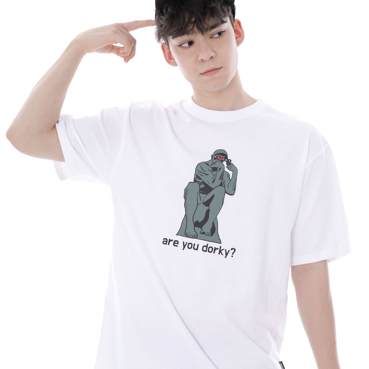 돌키(DORKY) 공황 생각하는 사람 반팔 화이트