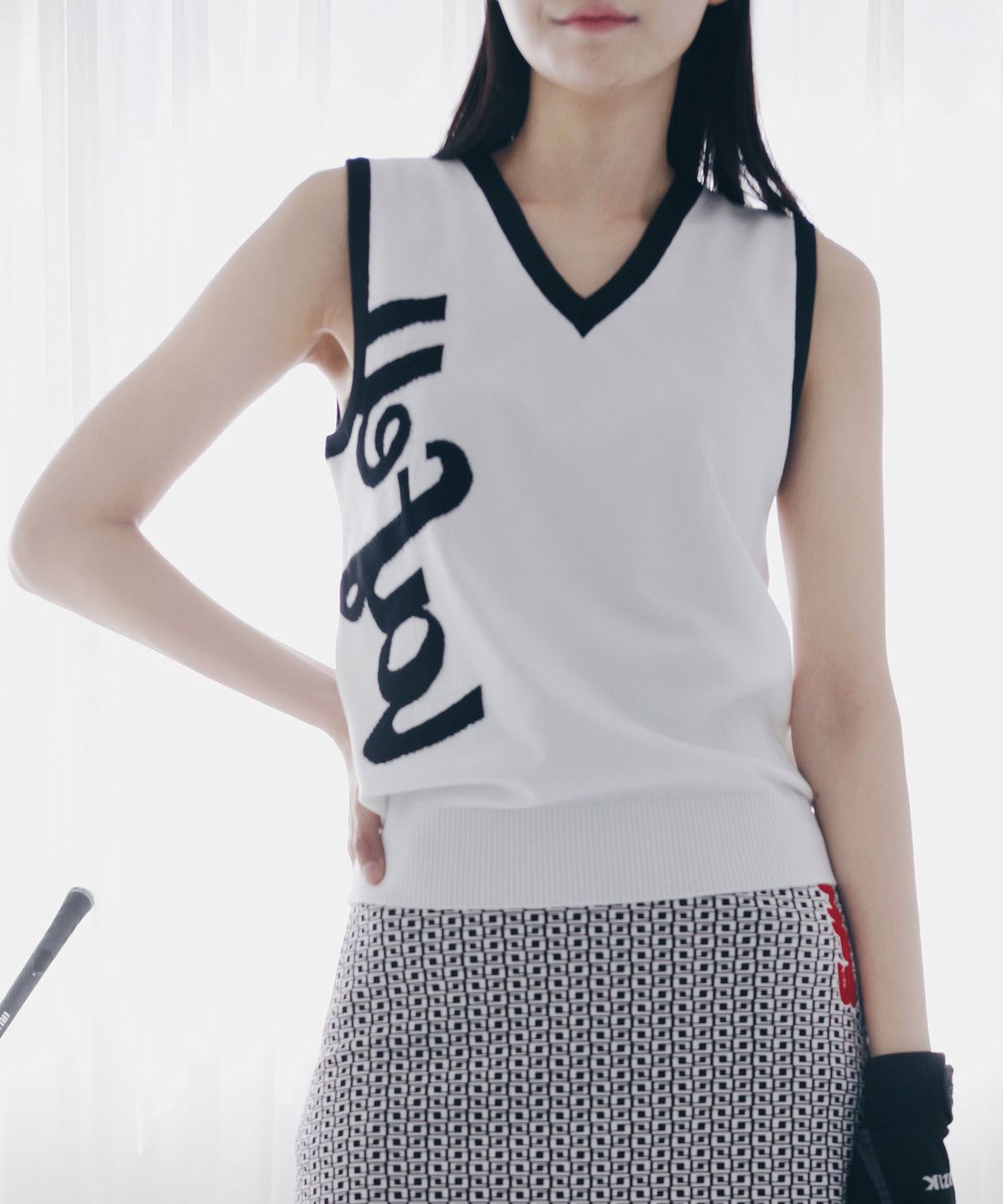 엠에프에스 골프웨어(MFS GOLFWEAR) Big Logo V-Neck Knit Vest