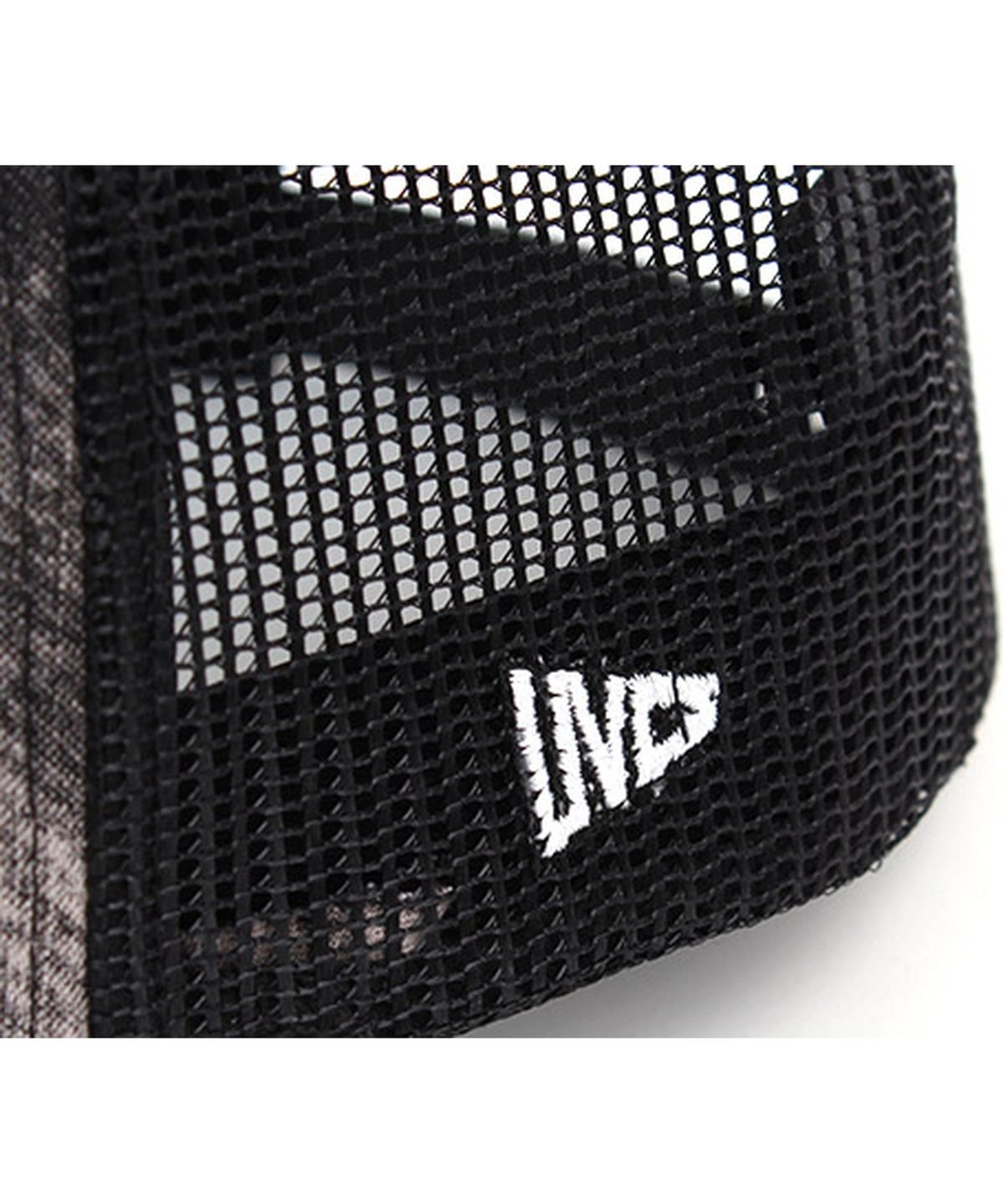 유니버셜 케미스트리(UNIVERSAL CHEMISTRY) Dyed Black Meshcap 나염매쉬캡