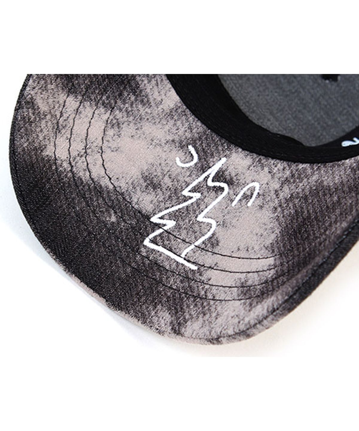 유니버셜 케미스트리(UNIVERSAL CHEMISTRY) Dyed Black Meshcap 나염매쉬캡