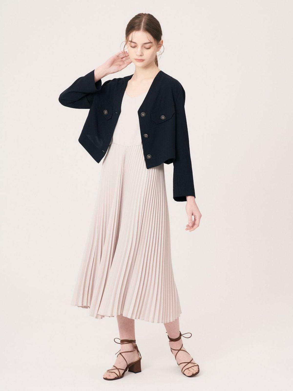 피노블랑코(PINO BLANCO) Beige-Grey Pleats One-piece