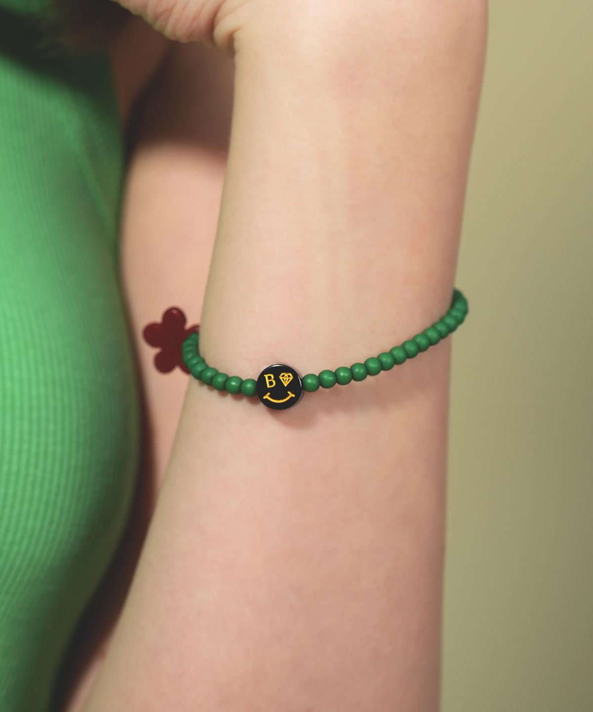 봉보(BONBEAU) Aloha color acrylic ball Bracelet 컬러 스마일 앤 플라워 참 포인트 아크릴 볼 팔찌