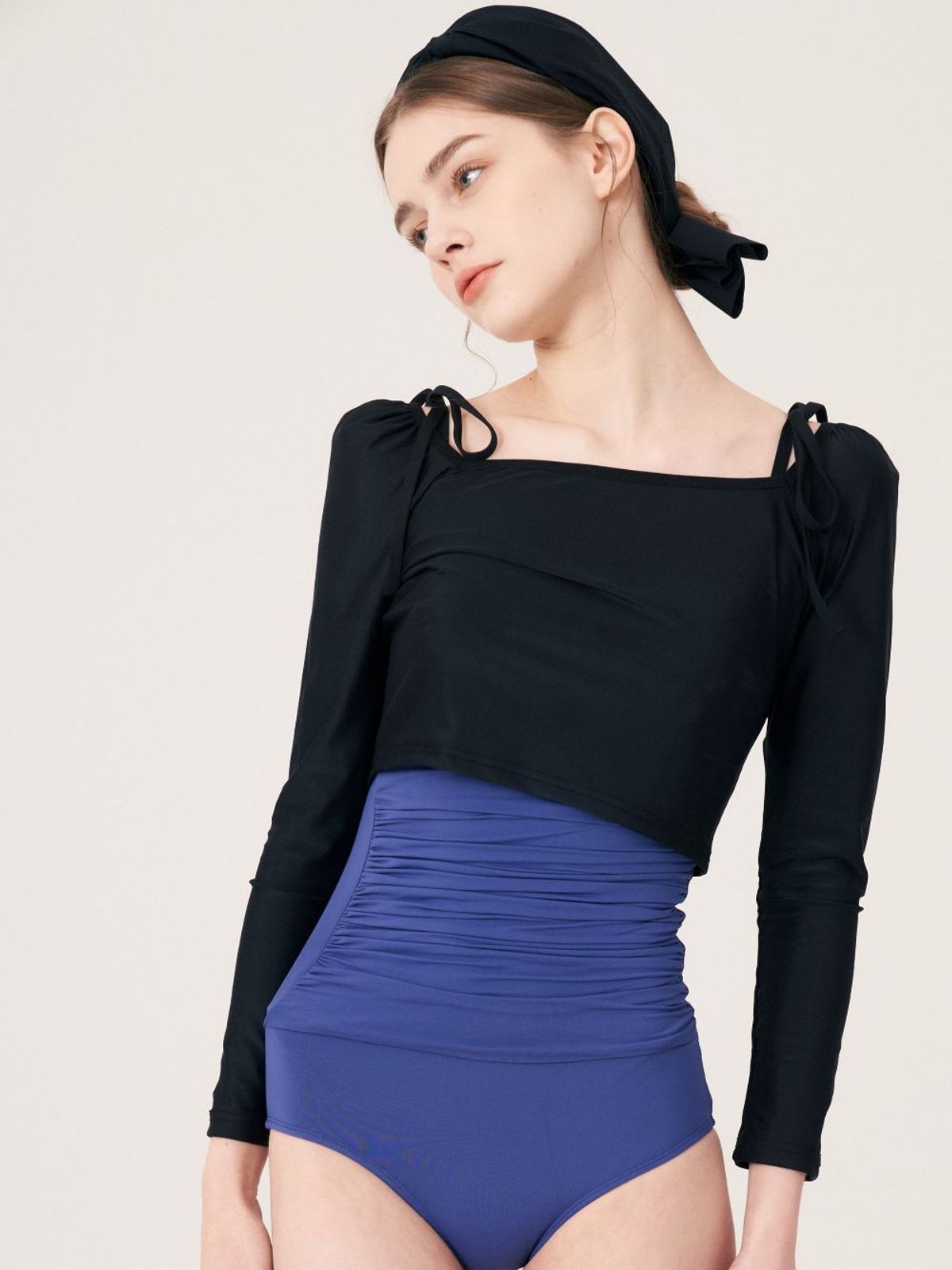 피노블랑코(PINO BLANCO) Blue & Black Edge Swimwear + Black Crop Swim T-shirt