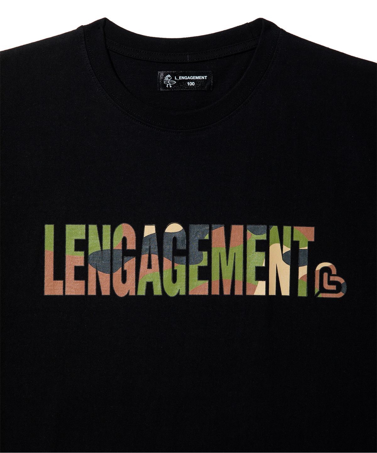 랑가주망(LENGAGEMENT) 릴렉스핏 스토리 로고 반팔티 [블랙-카모]