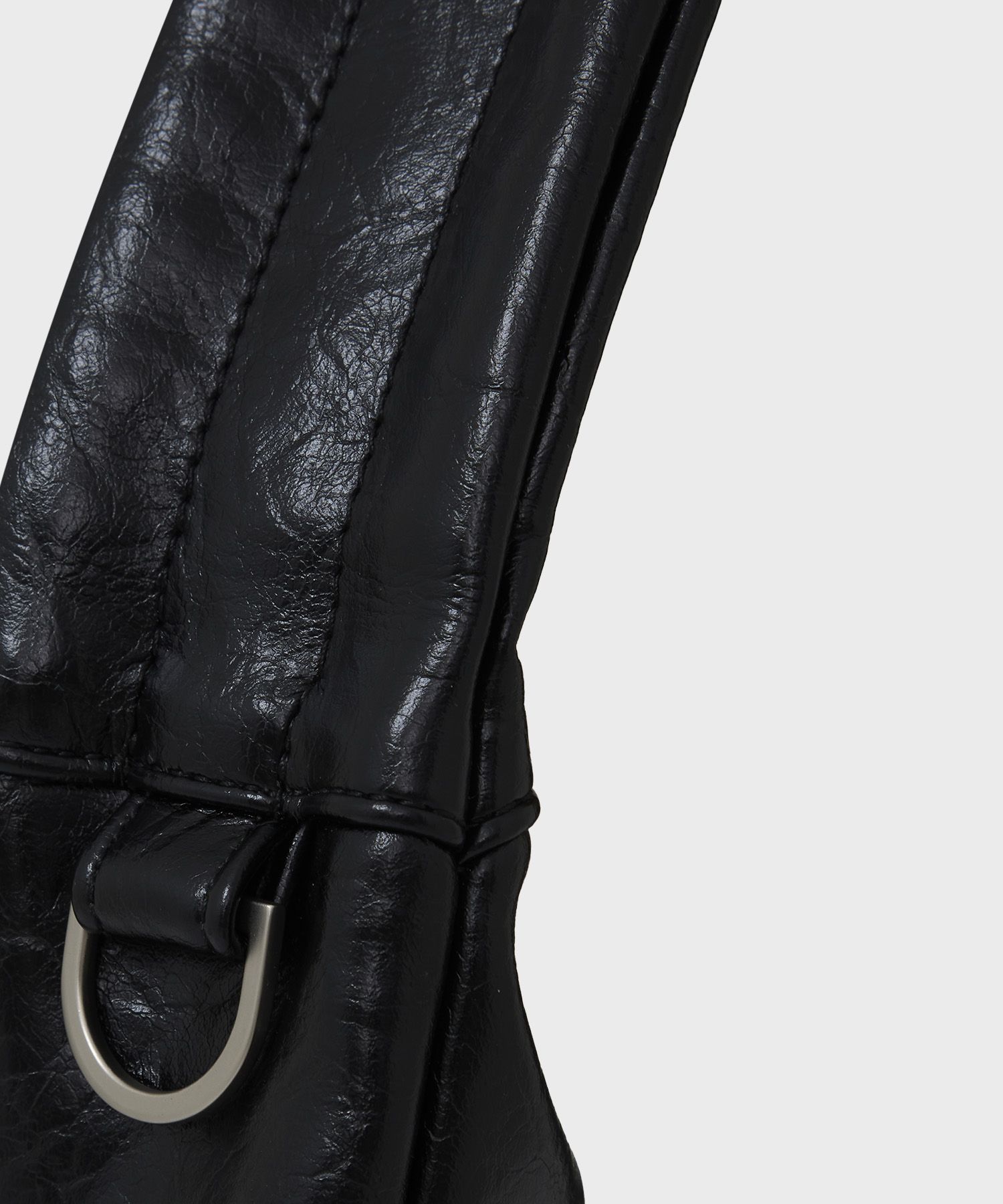 MUSINSA | FALLETT Crack Leather Moon Bag Black