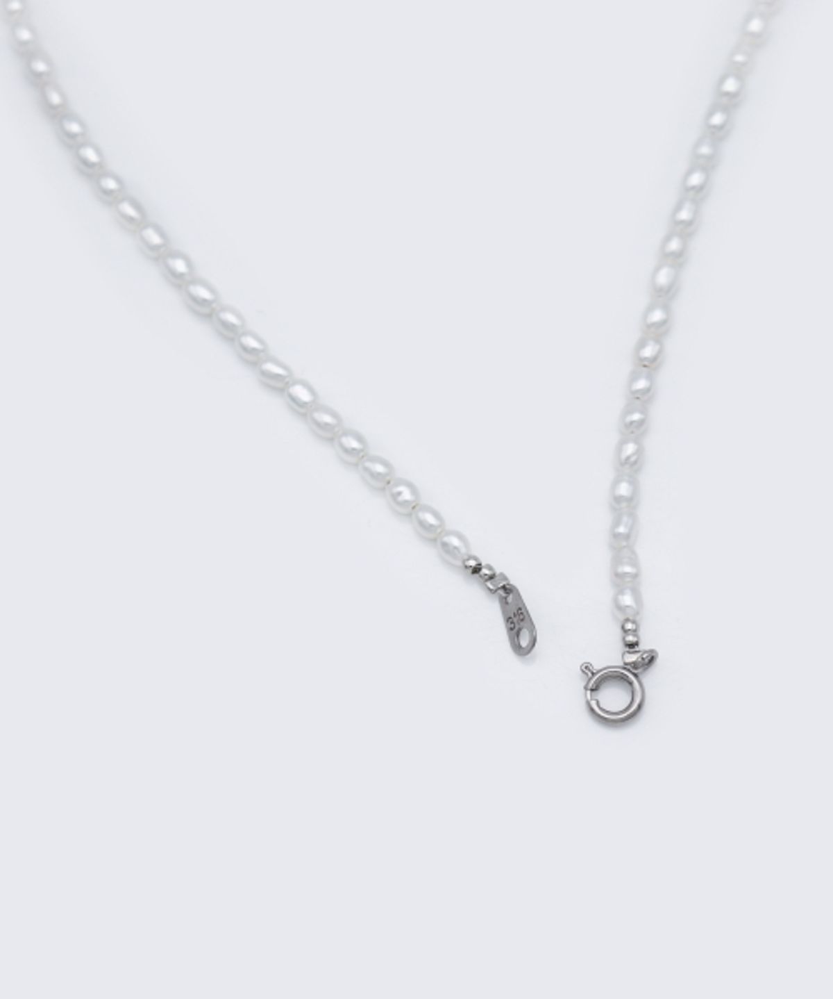봉보(BONBEAU) Silver initial water pearl Necklace 실버 이니셜 쌀알 4mm 담수 진주 목걸이