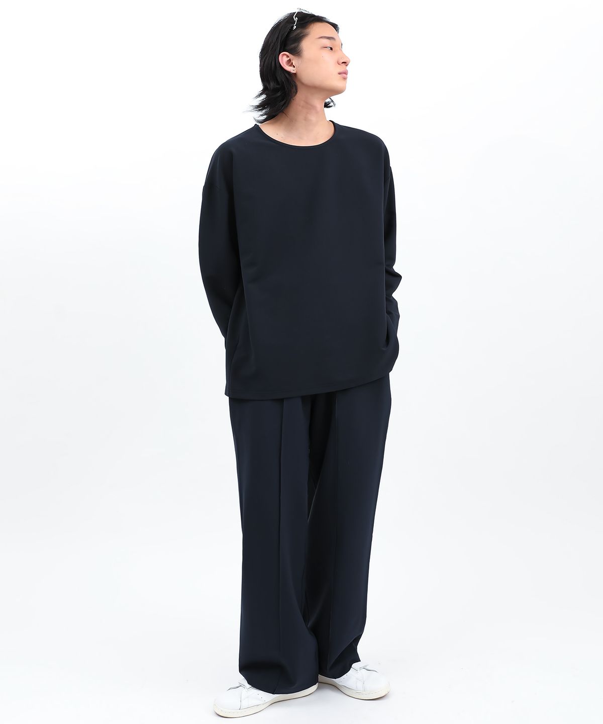 씨웨어 바이 더 지니어스(C WEAR BY THE GENIUS) 릴랙스드 핏 우븐 티셔츠 네이비