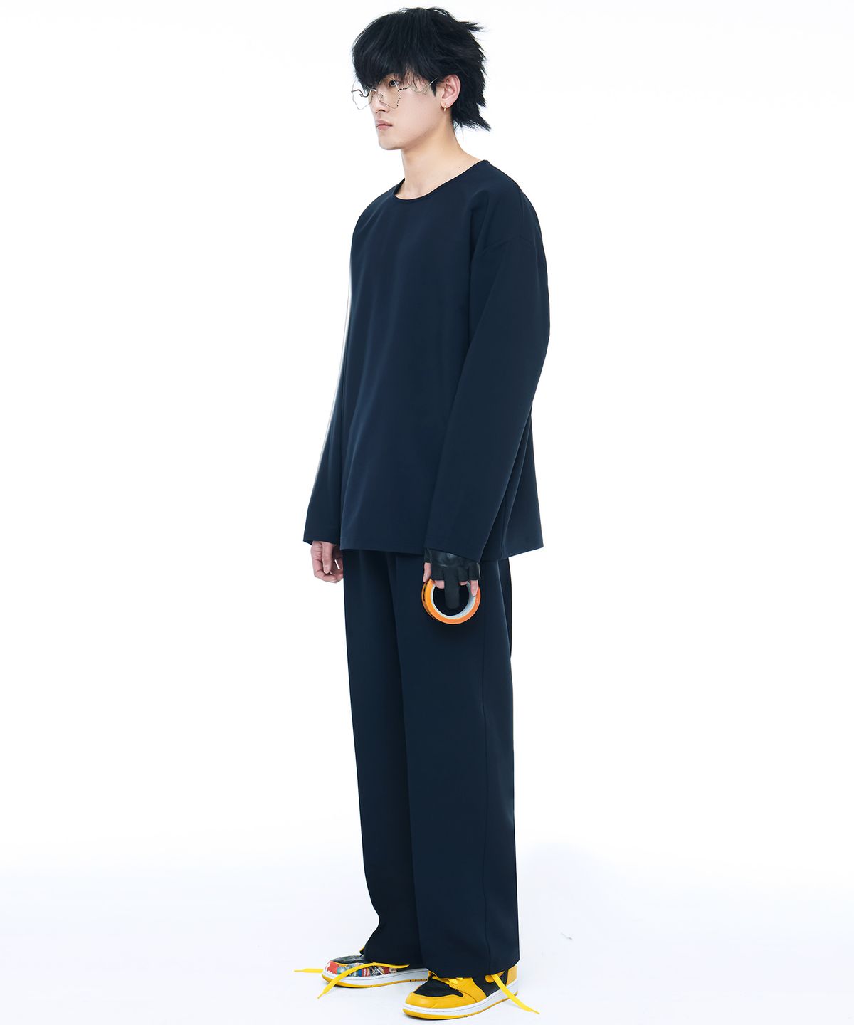 씨웨어 바이 더 지니어스(C WEAR BY THE GENIUS) 릴랙스드 핏 우븐 티셔츠 네이비