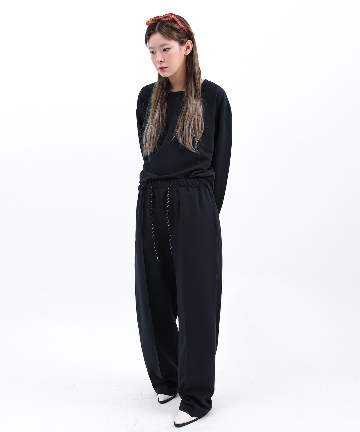 씨웨어 바이 더 지니어스(C WEAR BY THE GENIUS) 릴랙스드 핏 우븐 티셔츠 네이비