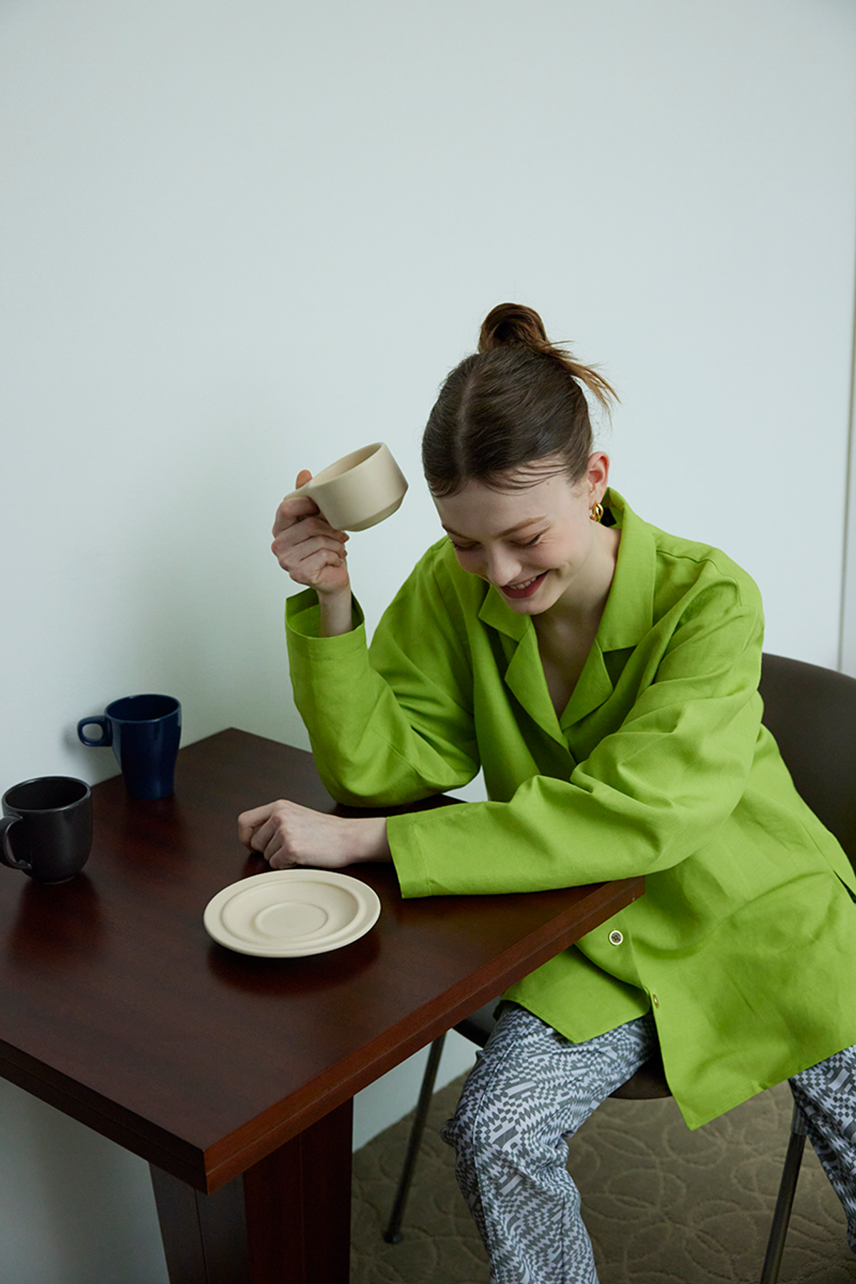 쿠키시(KOOKEESEE) 세미부츠컷 라미프린트 슬릿팬츠_연보라