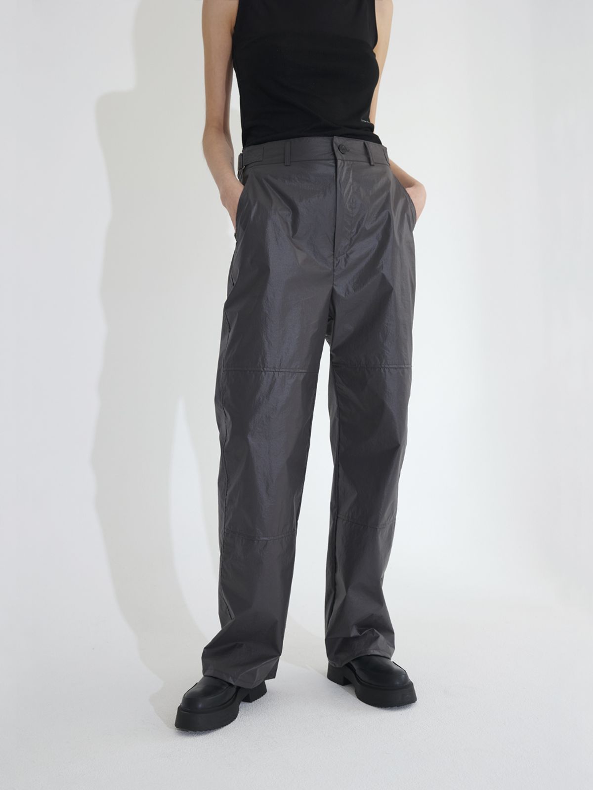 오이소엘(OESOEL) Coated nylon trousers - charcoal