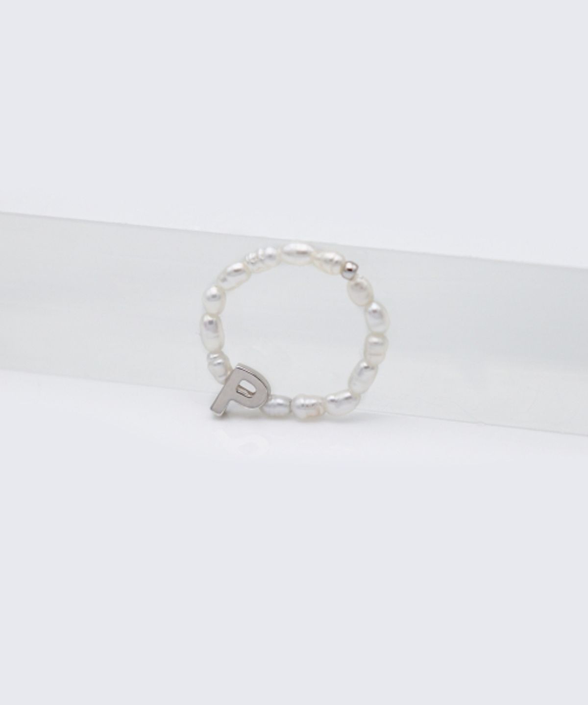 봉보(BONBEAU) Silver initial water pearl ring 실버 이니셜 쌀알 담수 진주 밴딩 반지